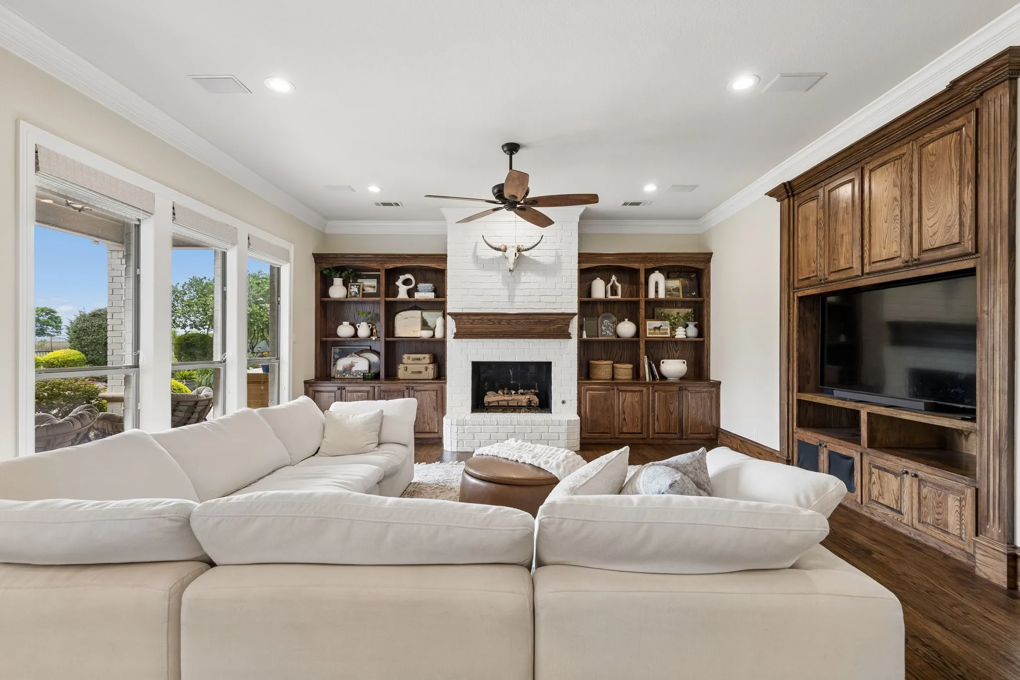 Single Family Residence For Sale in Rockwall County , 156 Stoneleigh Drive, Heath, Texas 75032, 4 Bedroom, 4 Bathroom, 3 Garage spaces, 4,260 Sqft, built in 2002, Preowned, mls#21238044, Real Estate Agent in Heath, Homes For Sale in Rockwall county, Homes For Sale in Heath, Realtor in Heath Texas, Real Estate Brokerage Independent Realty Texas, Luminita Cordes Realtor