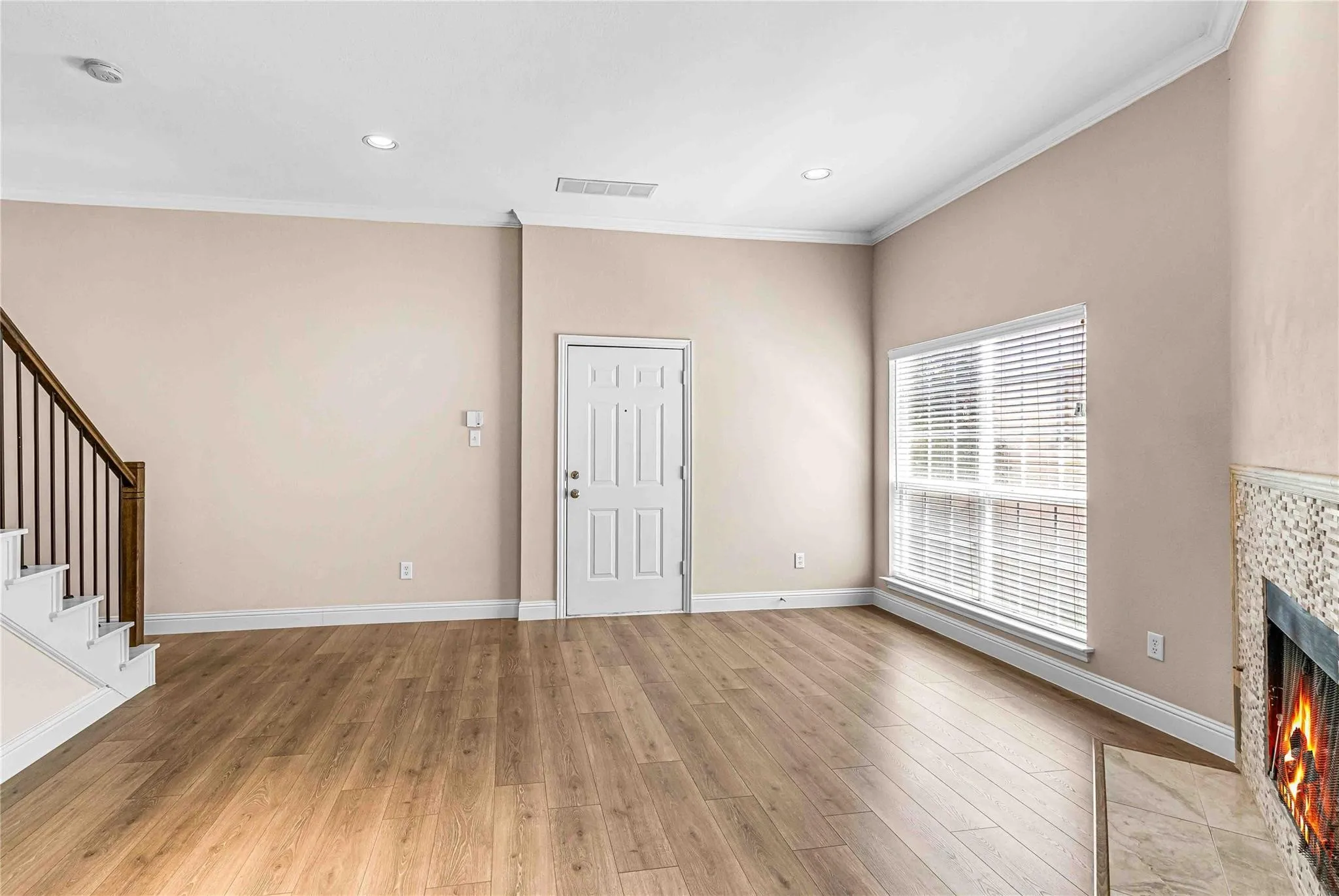 Townhouse For Rent in Dallas County , 3327 Rosedale Avenue B, University Park, Texas 75205, 2 Bedroom, 3 Bathroom, 2 Garage spaces, 1,490 Sqft, built in 1991, mls#21255696, Real Estate Agent in University Park, Homes For Rent in Dallas county, Homes For Rent in University Park, Realtor in University Park Texas, Real Estate Brokerage Independent Realty Texas, Luminita Cordes Realtor