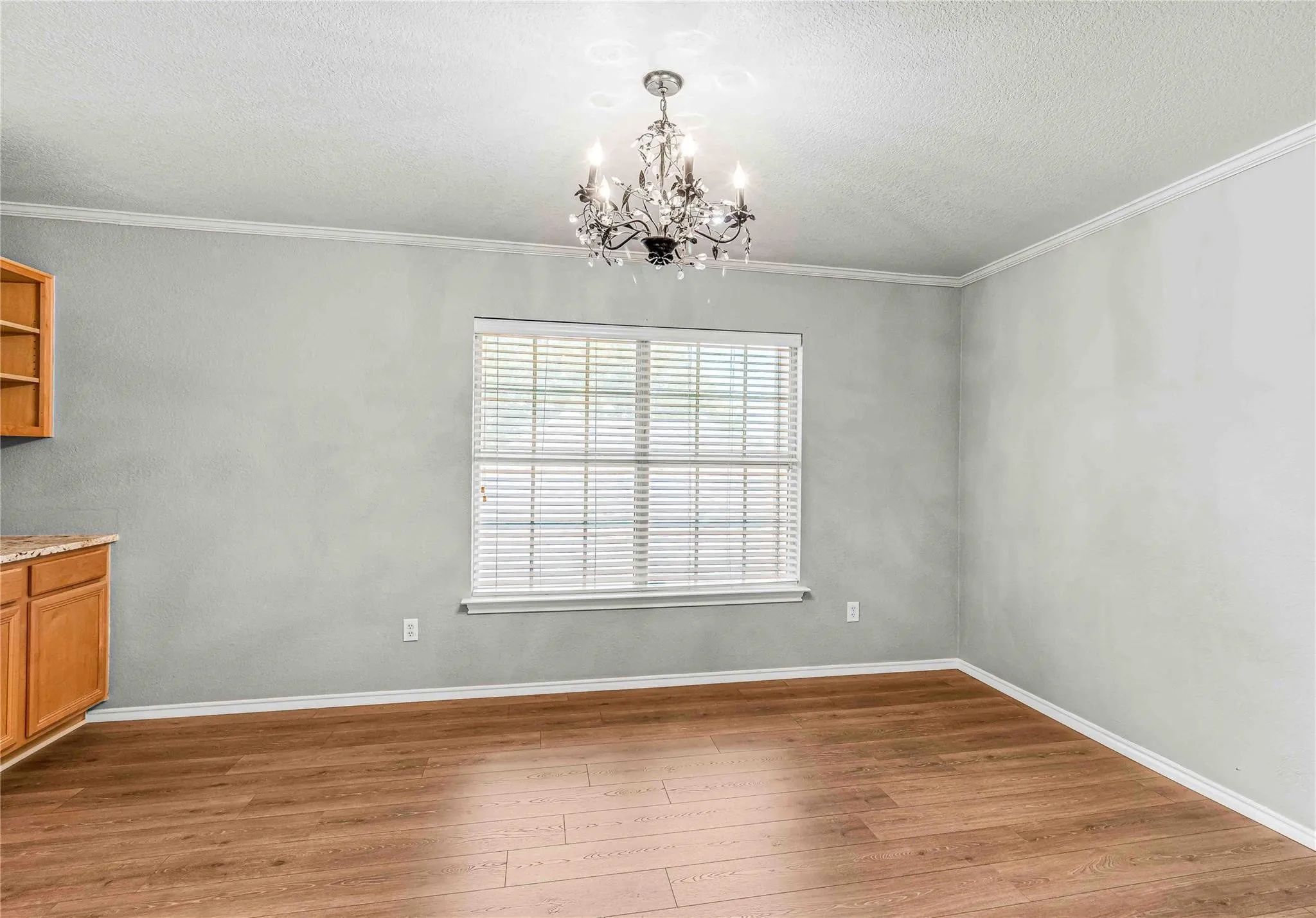 Townhouse For Rent in Dallas County , 3327 Rosedale Avenue B, University Park, Texas 75205, 2 Bedroom, 3 Bathroom, 2 Garage spaces, 1,490 Sqft, built in 1991, mls#21255696, Real Estate Agent in University Park, Homes For Rent in Dallas county, Homes For Rent in University Park, Realtor in University Park Texas, Real Estate Brokerage Independent Realty Texas, Luminita Cordes Realtor