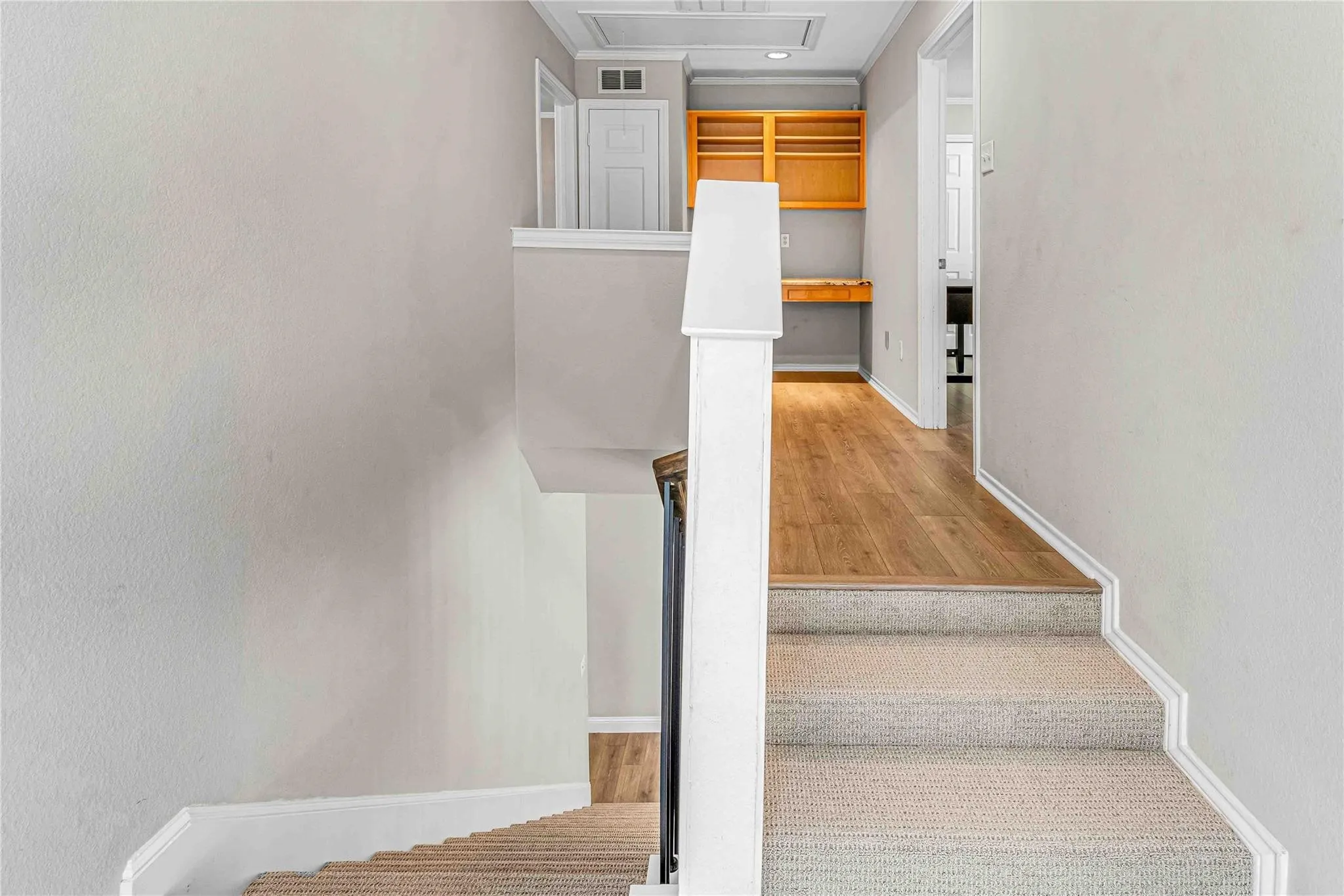 Townhouse For Rent in Dallas County , 3327 Rosedale Avenue B, University Park, Texas 75205, 2 Bedroom, 3 Bathroom, 2 Garage spaces, 1,490 Sqft, built in 1991, mls#21255696, Real Estate Agent in University Park, Homes For Rent in Dallas county, Homes For Rent in University Park, Realtor in University Park Texas, Real Estate Brokerage Independent Realty Texas, Luminita Cordes Realtor