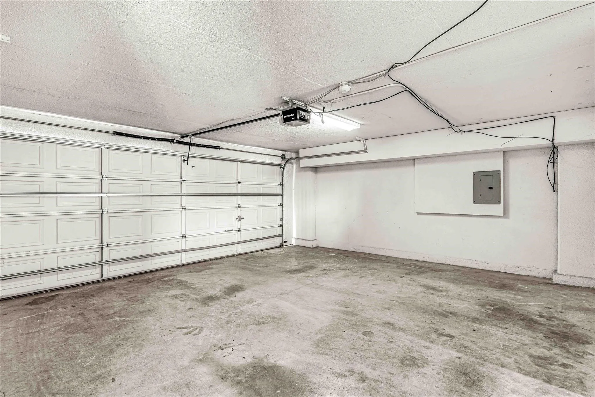 Townhouse For Rent in Dallas County , 3327 Rosedale Avenue B, University Park, Texas 75205, 2 Bedroom, 3 Bathroom, 2 Garage spaces, 1,490 Sqft, built in 1991, mls#21255696, Real Estate Agent in University Park, Homes For Rent in Dallas county, Homes For Rent in University Park, Realtor in University Park Texas, Real Estate Brokerage Independent Realty Texas, Luminita Cordes Realtor