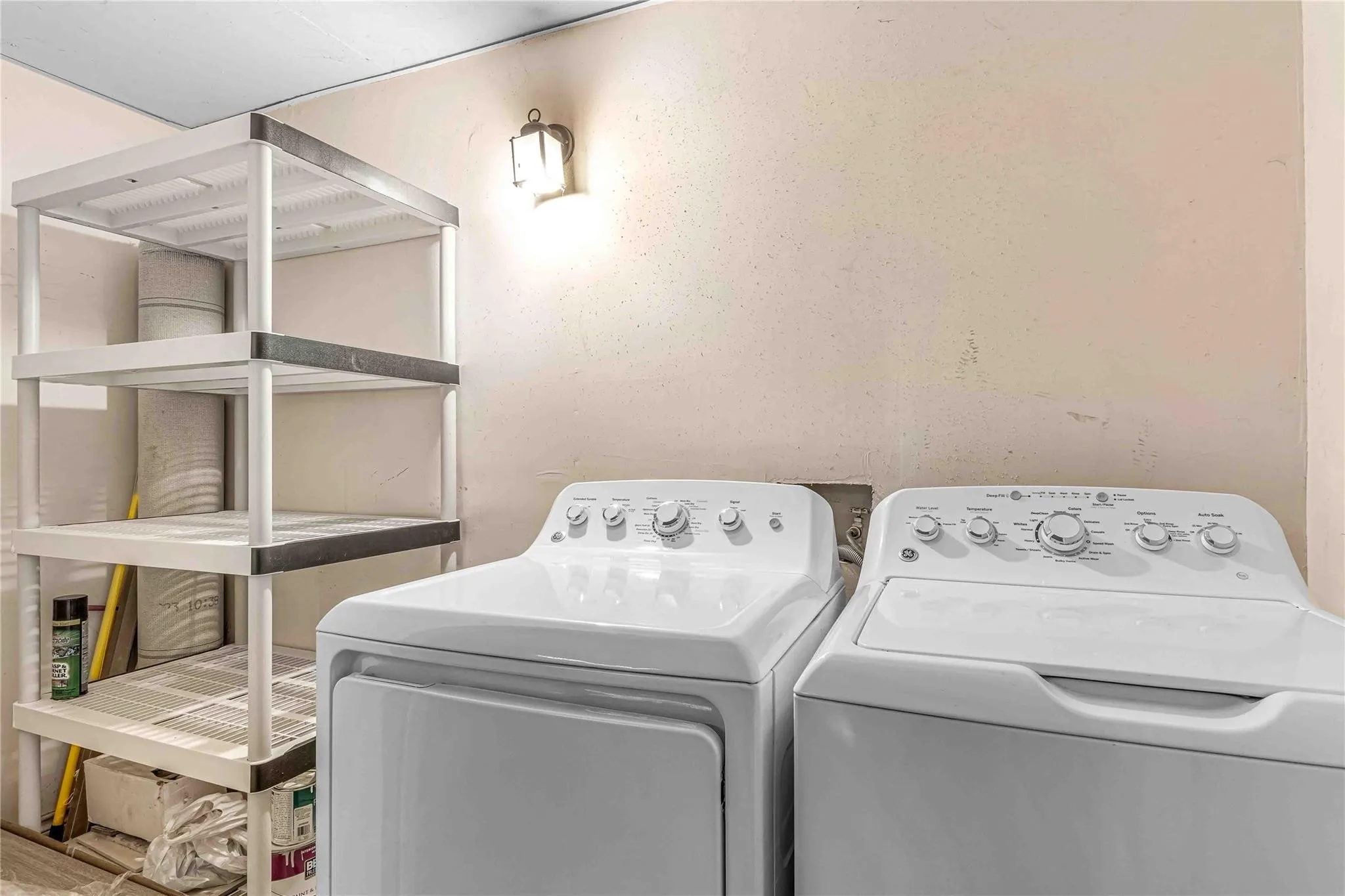 Townhouse For Rent in Dallas County , 3327 Rosedale Avenue B, University Park, Texas 75205, 2 Bedroom, 3 Bathroom, 2 Garage spaces, 1,490 Sqft, built in 1991, mls#21255696, Real Estate Agent in University Park, Homes For Rent in Dallas county, Homes For Rent in University Park, Realtor in University Park Texas, Real Estate Brokerage Independent Realty Texas, Luminita Cordes Realtor