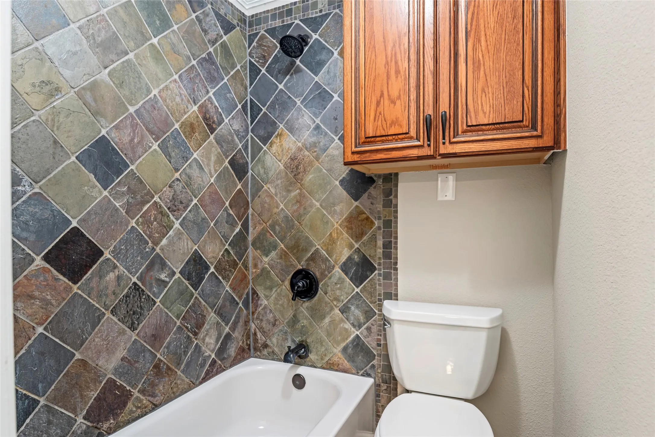 Townhouse For Sale in Dallas County , 13571 Waterfall Way, Dallas, Texas 75240, 3 Bedroom, 2 Bathroom, Garage spaces, 1,380 Sqft, built in 1969, Preowned, mls#21255897, Real Estate Agent in Dallas, Homes For Sale in Dallas county, Homes For Sale in Dallas, Realtor in Dallas Texas, Real Estate Brokerage Independent Realty Texas, Luminita Cordes Realtor