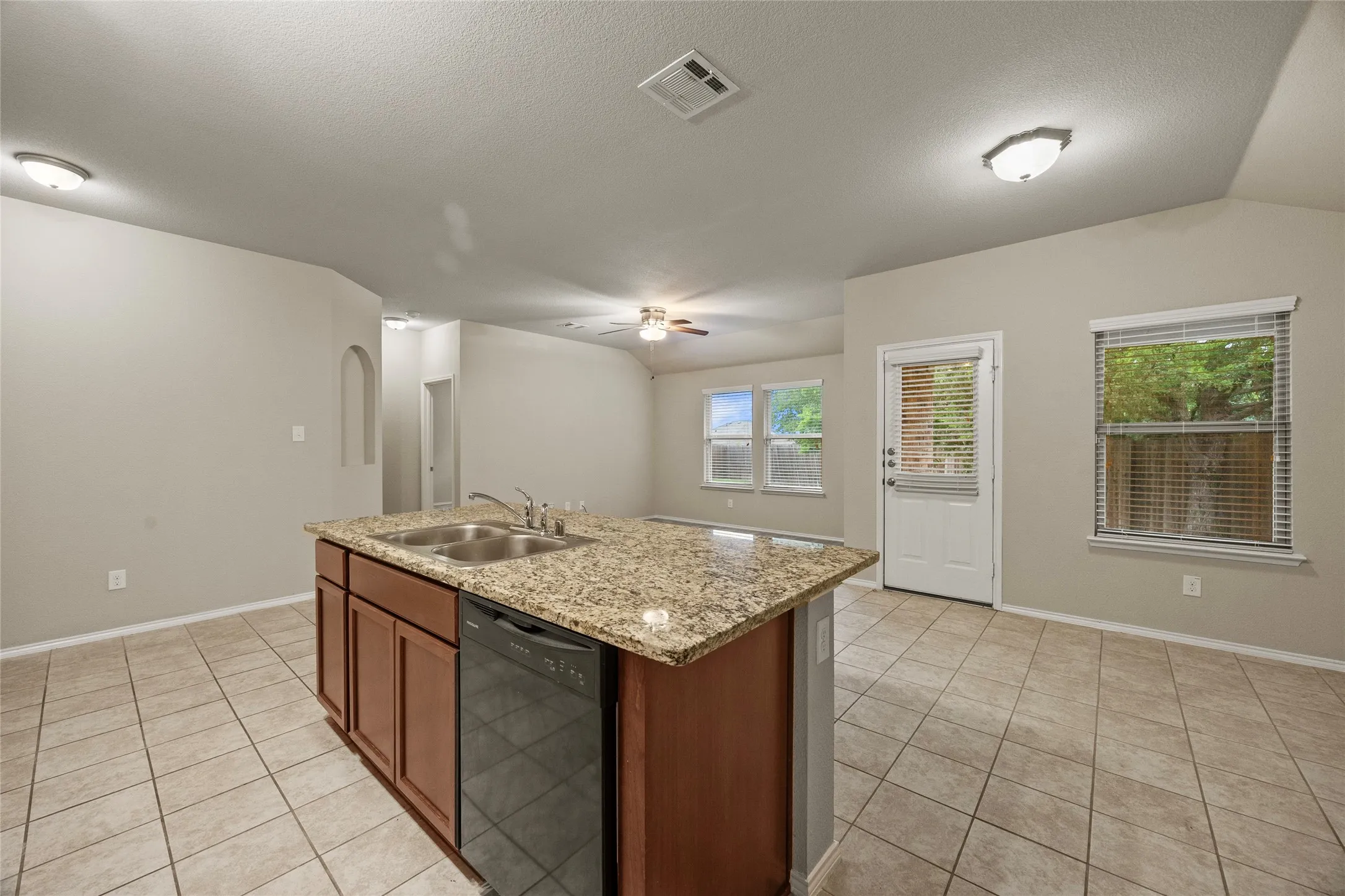 Single Family Residence For Sale in Rockwall County , 2492 Saldana Drive, Fate, Texas 75189, 4 Bedroom, 2 Bathroom, 2 Garage spaces, 1,609 Sqft, built in 2017, Preowned, mls#21255149, Real Estate Agent in Fate, Homes For Sale in Rockwall county, Homes For Sale in Fate, Realtor in Fate Texas, Real Estate Brokerage Independent Realty Texas, Luminita Cordes Realtor