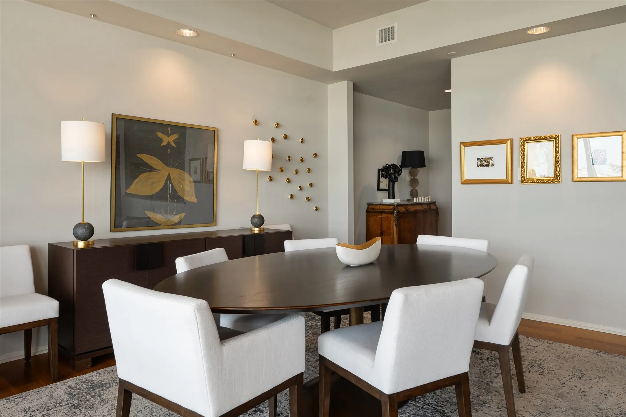 Condominium For Rent in Dallas County , 3111 Welborn Street 1201, Dallas, Texas 75219, 2 Bedroom, 3 Bathroom, 2 Garage spaces, 2,111 Sqft, built in 1985, Preowned, mls#21252197, Real Estate Agent in Dallas, Homes For Rent in Dallas county, Homes For Rent in Dallas, Realtor in Dallas Texas, Real Estate Brokerage Independent Realty Texas, Luminita Cordes Realtor