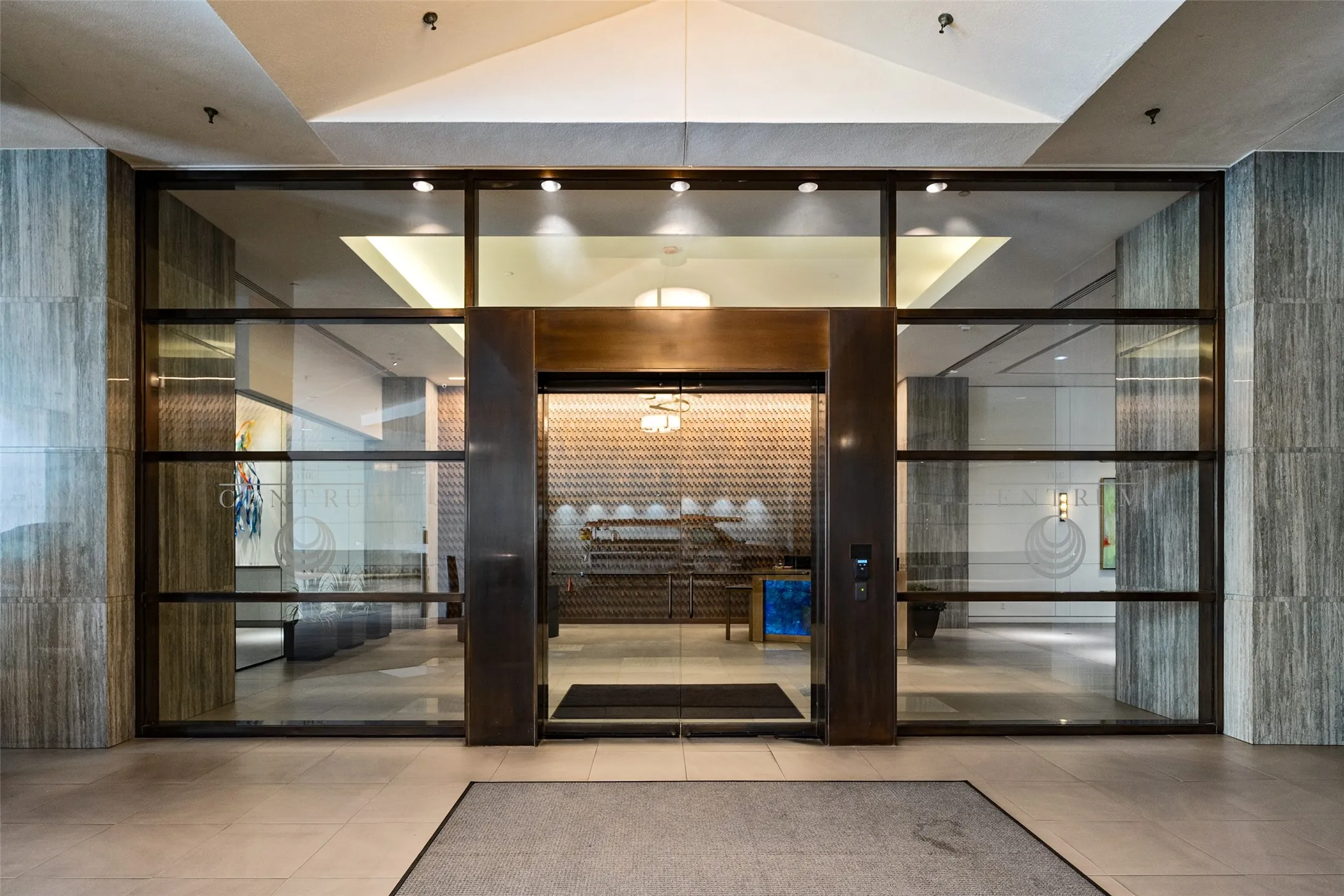 Condominium For Rent in Dallas County , 3111 Welborn Street 1201, Dallas, Texas 75219, 2 Bedroom, 3 Bathroom, 2 Garage spaces, 2,111 Sqft, built in 1985, Preowned, mls#21252197, Real Estate Agent in Dallas, Homes For Rent in Dallas county, Homes For Rent in Dallas, Realtor in Dallas Texas, Real Estate Brokerage Independent Realty Texas, Luminita Cordes Realtor