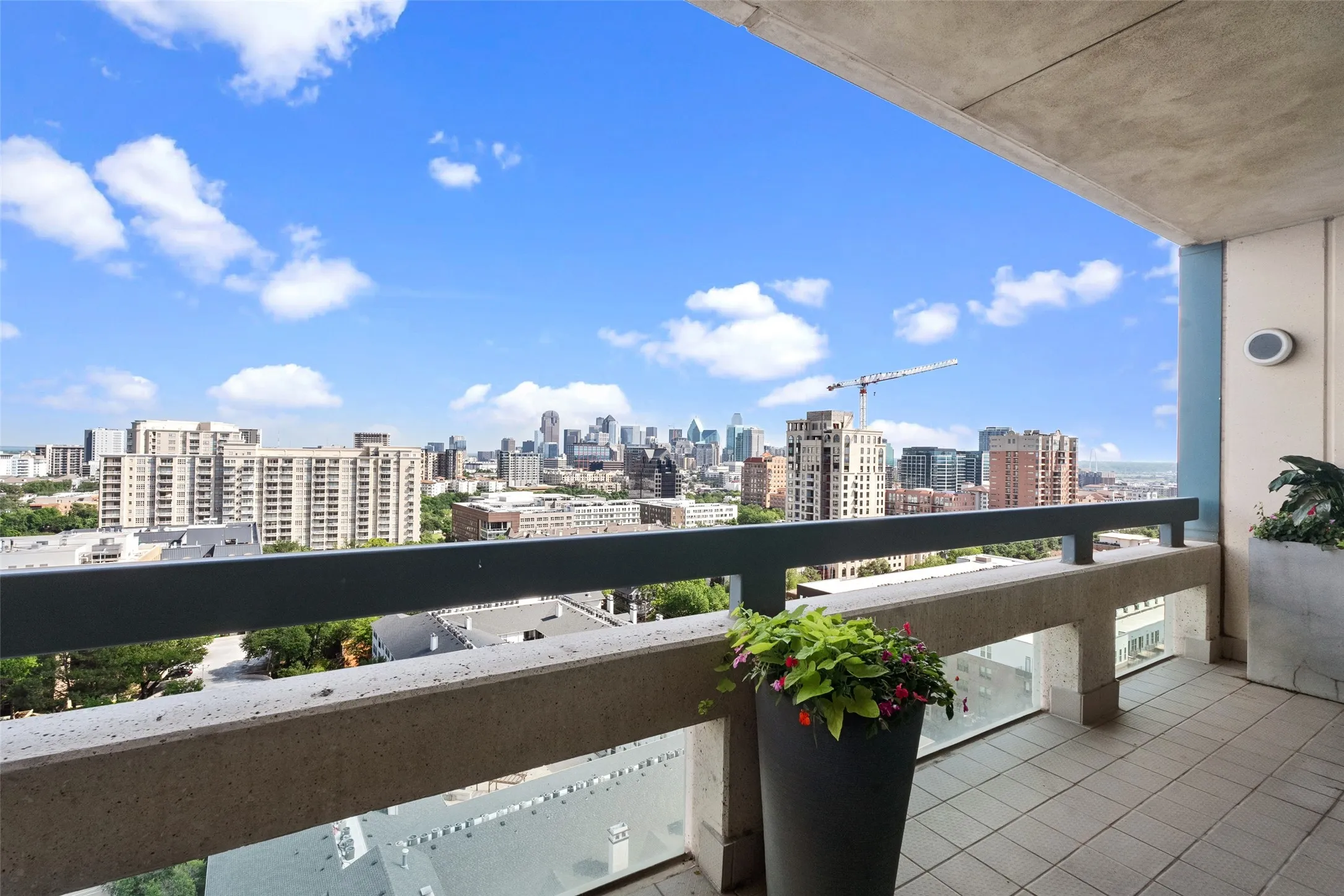 Condominium For Rent in Dallas County , 3111 Welborn Street 1201, Dallas, Texas 75219, 2 Bedroom, 3 Bathroom, 2 Garage spaces, 2,111 Sqft, built in 1985, Preowned, mls#21252197, Real Estate Agent in Dallas, Homes For Rent in Dallas county, Homes For Rent in Dallas, Realtor in Dallas Texas, Real Estate Brokerage Independent Realty Texas, Luminita Cordes Realtor