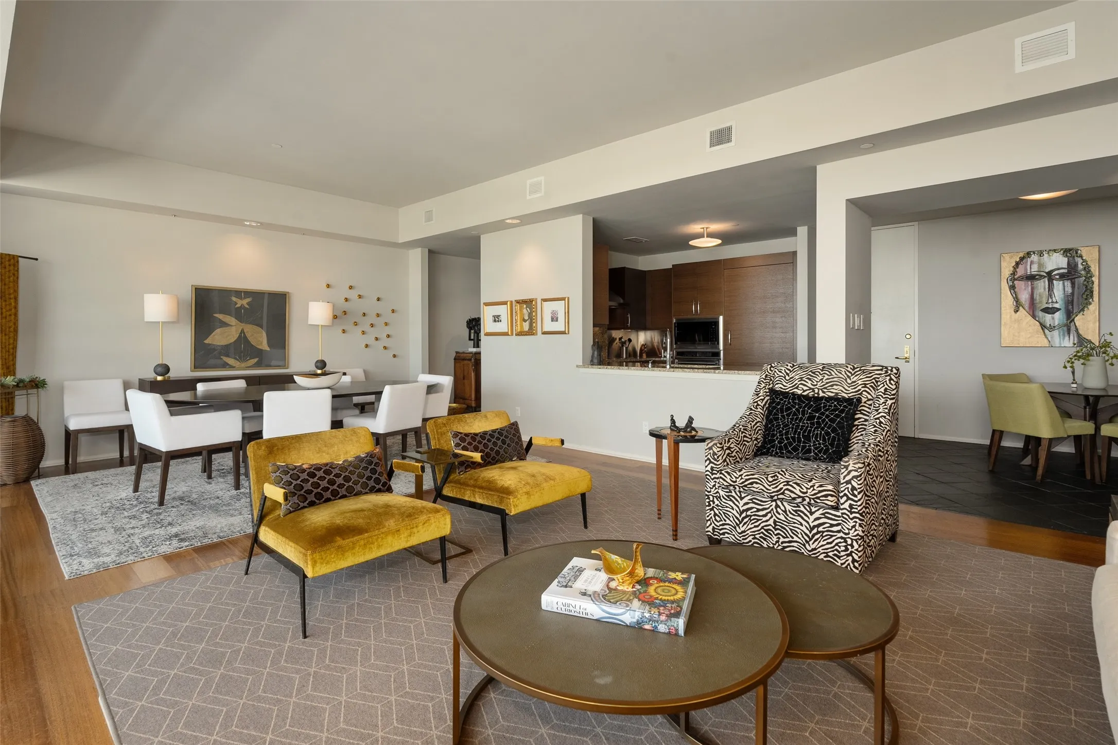 Condominium For Rent in Dallas County , 3111 Welborn Street 1201, Dallas, Texas 75219, 2 Bedroom, 3 Bathroom, 2 Garage spaces, 2,111 Sqft, built in 1985, Preowned, mls#21252197, Real Estate Agent in Dallas, Homes For Rent in Dallas county, Homes For Rent in Dallas, Realtor in Dallas Texas, Real Estate Brokerage Independent Realty Texas, Luminita Cordes Realtor