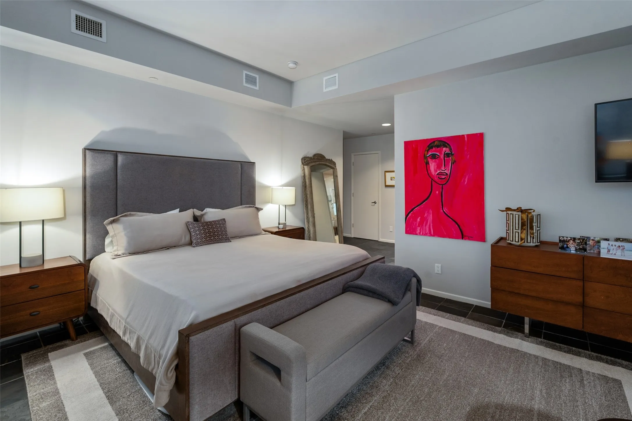 Condominium For Rent in Dallas County , 3111 Welborn Street 1201, Dallas, Texas 75219, 2 Bedroom, 3 Bathroom, 2 Garage spaces, 2,111 Sqft, built in 1985, Preowned, mls#21252197, Real Estate Agent in Dallas, Homes For Rent in Dallas county, Homes For Rent in Dallas, Realtor in Dallas Texas, Real Estate Brokerage Independent Realty Texas, Luminita Cordes Realtor