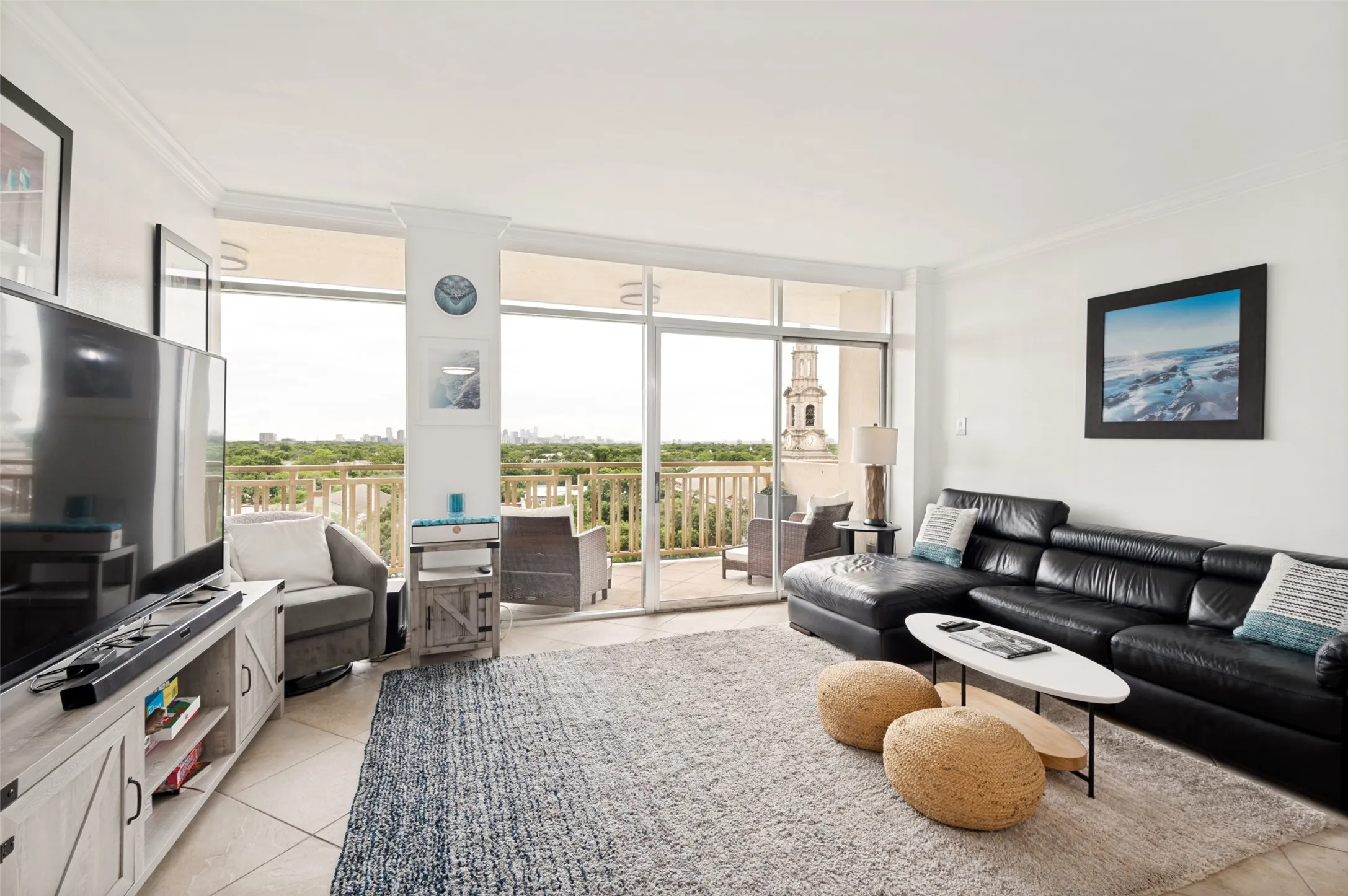 Condominium For Sale in Dallas County , 6211 W Northwest Highway 803, Dallas, Texas 75225, 1 Bedroom, 1 Bathroom, 1 Garage spaces, 585 Sqft, built in 1966, mls#21255631, Real Estate Agent in Dallas, Homes For Sale in Dallas county, Homes For Sale in Dallas, Realtor in Dallas Texas, Real Estate Brokerage Independent Realty Texas, Luminita Cordes Realtor