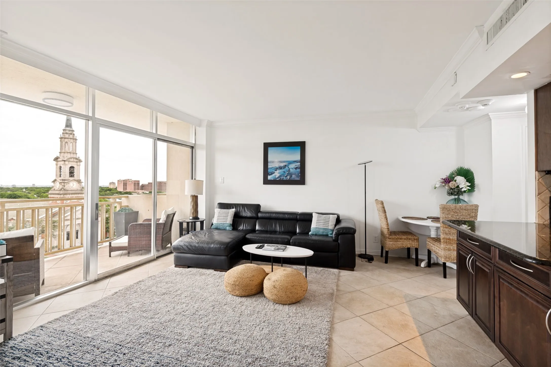 Condominium For Sale in Dallas County , 6211 W Northwest Highway 803, Dallas, Texas 75225, 1 Bedroom, 1 Bathroom, 1 Garage spaces, 585 Sqft, built in 1966, mls#21255631, Real Estate Agent in Dallas, Homes For Sale in Dallas county, Homes For Sale in Dallas, Realtor in Dallas Texas, Real Estate Brokerage Independent Realty Texas, Luminita Cordes Realtor