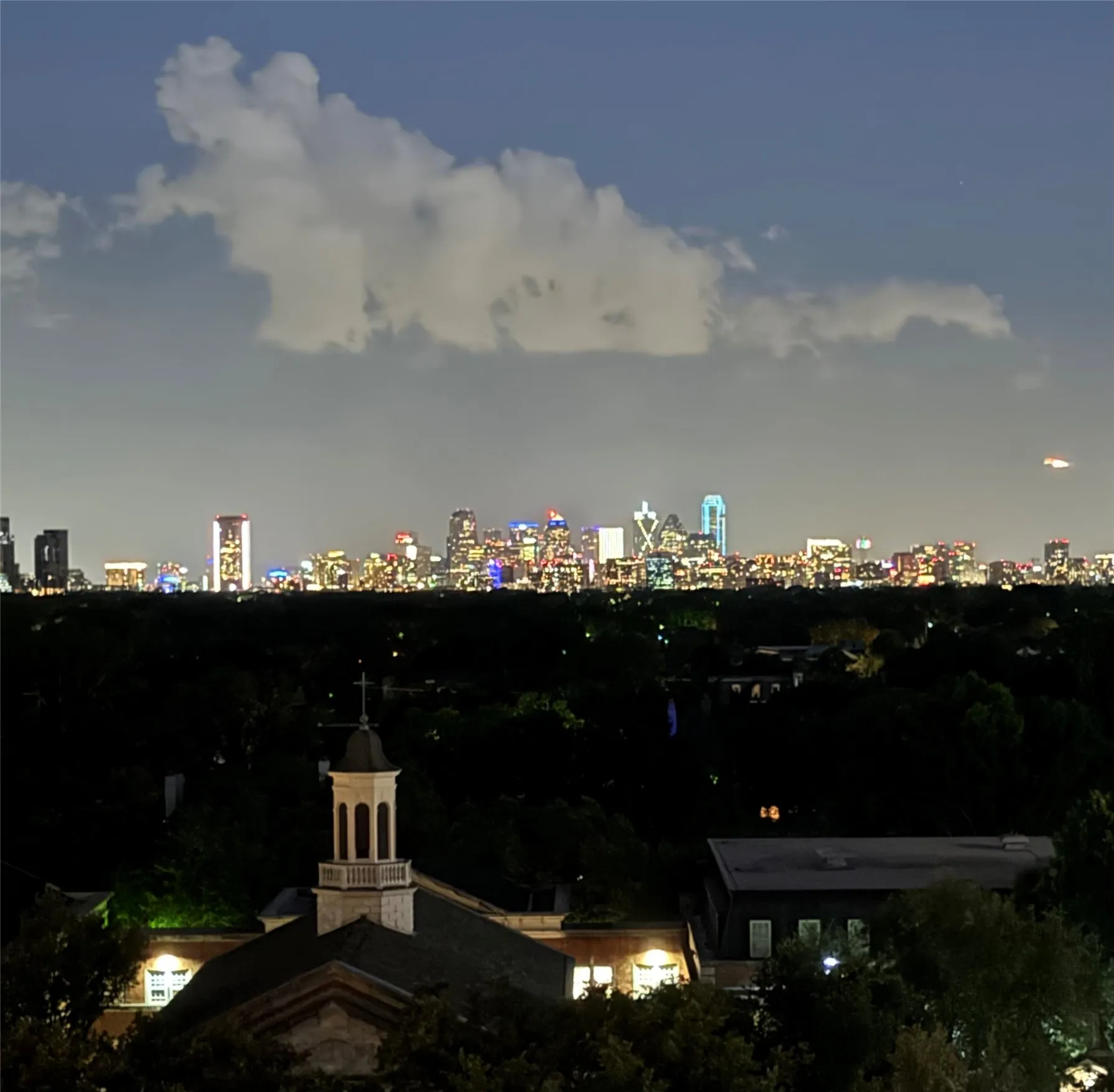 Condominium For Sale in Dallas County , 6211 W Northwest Highway 803, Dallas, Texas 75225, 1 Bedroom, 1 Bathroom, 1 Garage spaces, 585 Sqft, built in 1966, mls#21255631, Real Estate Agent in Dallas, Homes For Sale in Dallas county, Homes For Sale in Dallas, Realtor in Dallas Texas, Real Estate Brokerage Independent Realty Texas, Luminita Cordes Realtor
