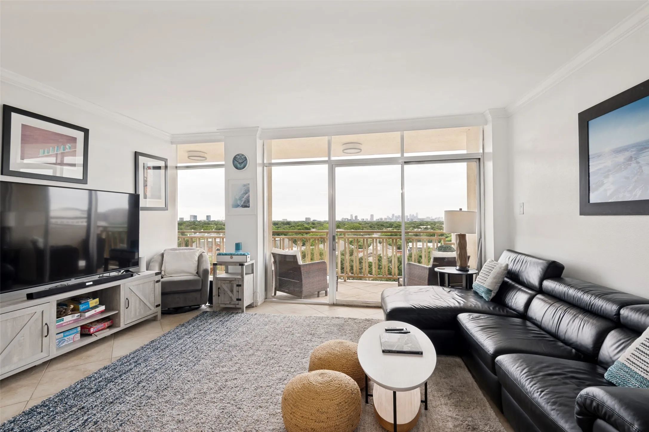 Condominium For Sale in Dallas County , 6211 W Northwest Highway 803, Dallas, Texas 75225, 1 Bedroom, 1 Bathroom, 1 Garage spaces, 585 Sqft, built in 1966, mls#21255631, Real Estate Agent in Dallas, Homes For Sale in Dallas county, Homes For Sale in Dallas, Realtor in Dallas Texas, Real Estate Brokerage Independent Realty Texas, Luminita Cordes Realtor