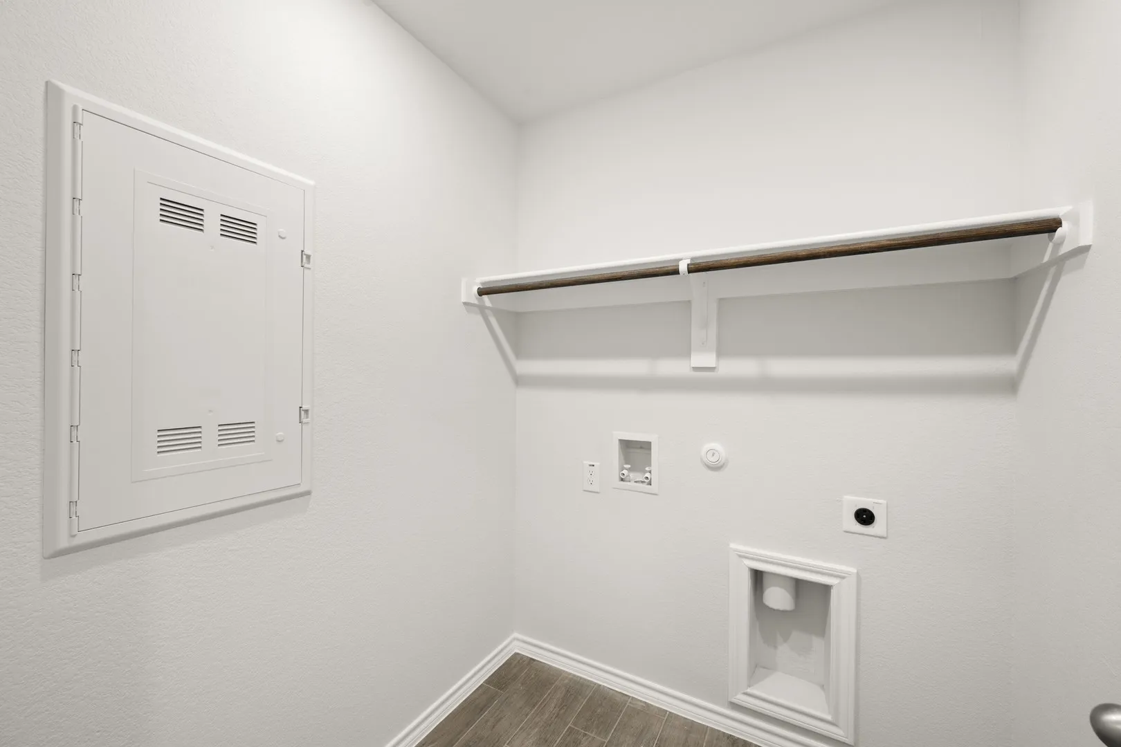 15008 Amantes- Utility-1