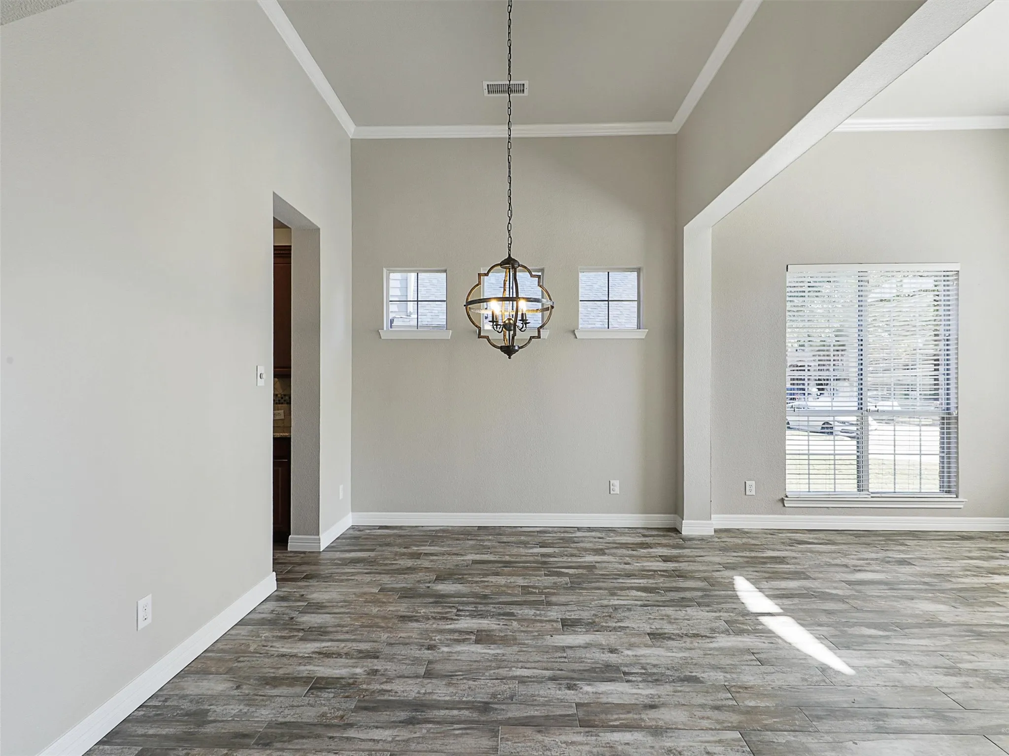Single Family Residence For Sale in Denton County , 2428 Windgate Lane, Frisco, Texas 75033, 3 Bedroom, 3 Bathroom, 2 Garage spaces, 2,812 Sqft, built in 2000, Preowned, mls#21254363, Real Estate Agent in Frisco, Homes For Sale in Denton county, Homes For Sale in Frisco, Realtor in Frisco Texas, Real Estate Brokerage Independent Realty Texas, Luminita Cordes Realtor