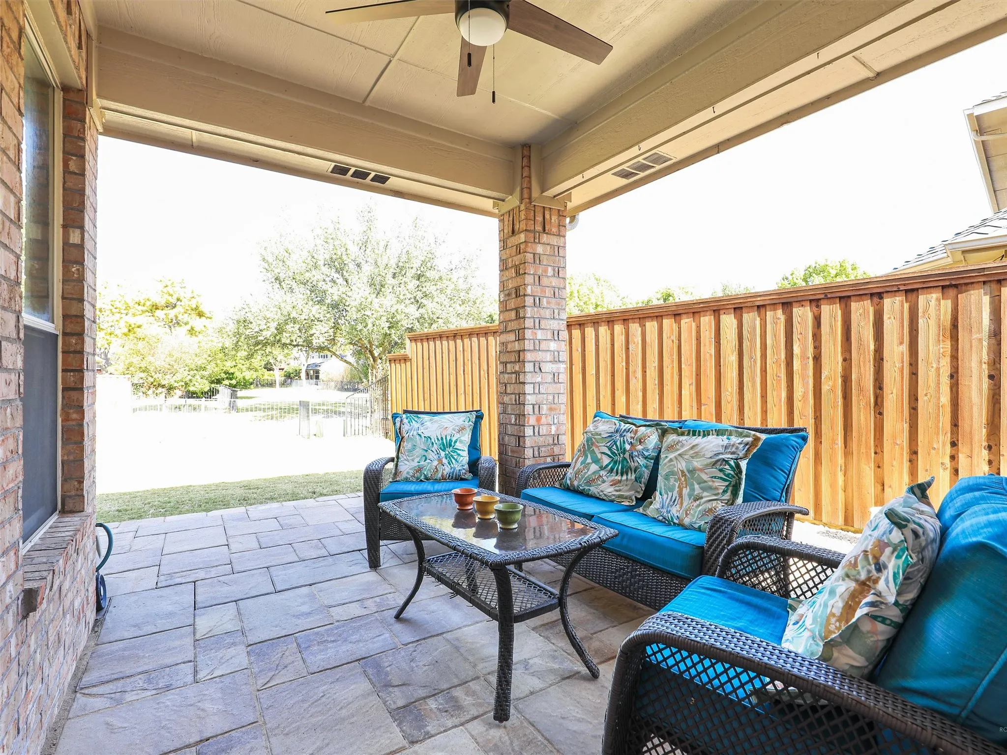 Single Family Residence For Sale in Denton County , 2428 Windgate Lane, Frisco, Texas 75033, 3 Bedroom, 3 Bathroom, 2 Garage spaces, 2,812 Sqft, built in 2000, Preowned, mls#21254363, Real Estate Agent in Frisco, Homes For Sale in Denton county, Homes For Sale in Frisco, Realtor in Frisco Texas, Real Estate Brokerage Independent Realty Texas, Luminita Cordes Realtor