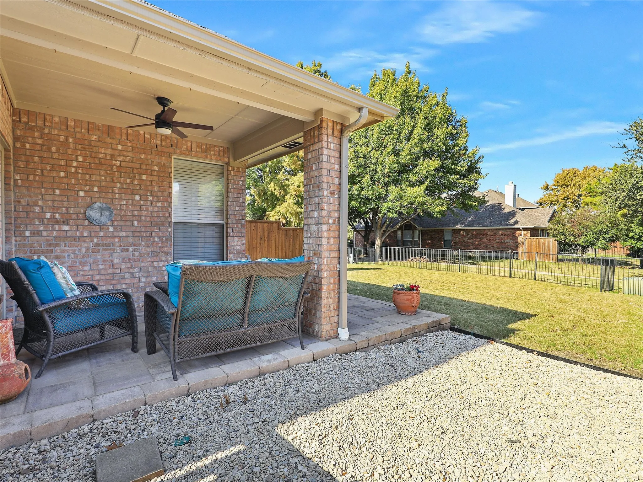 Single Family Residence For Sale in Denton County , 2428 Windgate Lane, Frisco, Texas 75033, 3 Bedroom, 3 Bathroom, 2 Garage spaces, 2,812 Sqft, built in 2000, Preowned, mls#21254363, Real Estate Agent in Frisco, Homes For Sale in Denton county, Homes For Sale in Frisco, Realtor in Frisco Texas, Real Estate Brokerage Independent Realty Texas, Luminita Cordes Realtor
