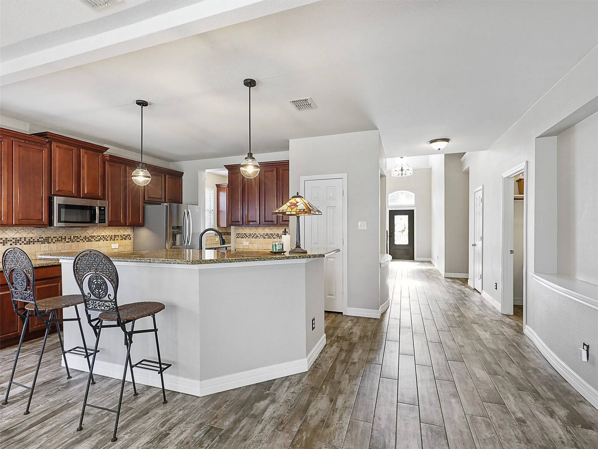 Single Family Residence For Sale in Denton County , 2428 Windgate Lane, Frisco, Texas 75033, 3 Bedroom, 3 Bathroom, 2 Garage spaces, 2,812 Sqft, built in 2000, Preowned, mls#21254363, Real Estate Agent in Frisco, Homes For Sale in Denton county, Homes For Sale in Frisco, Realtor in Frisco Texas, Real Estate Brokerage Independent Realty Texas, Luminita Cordes Realtor