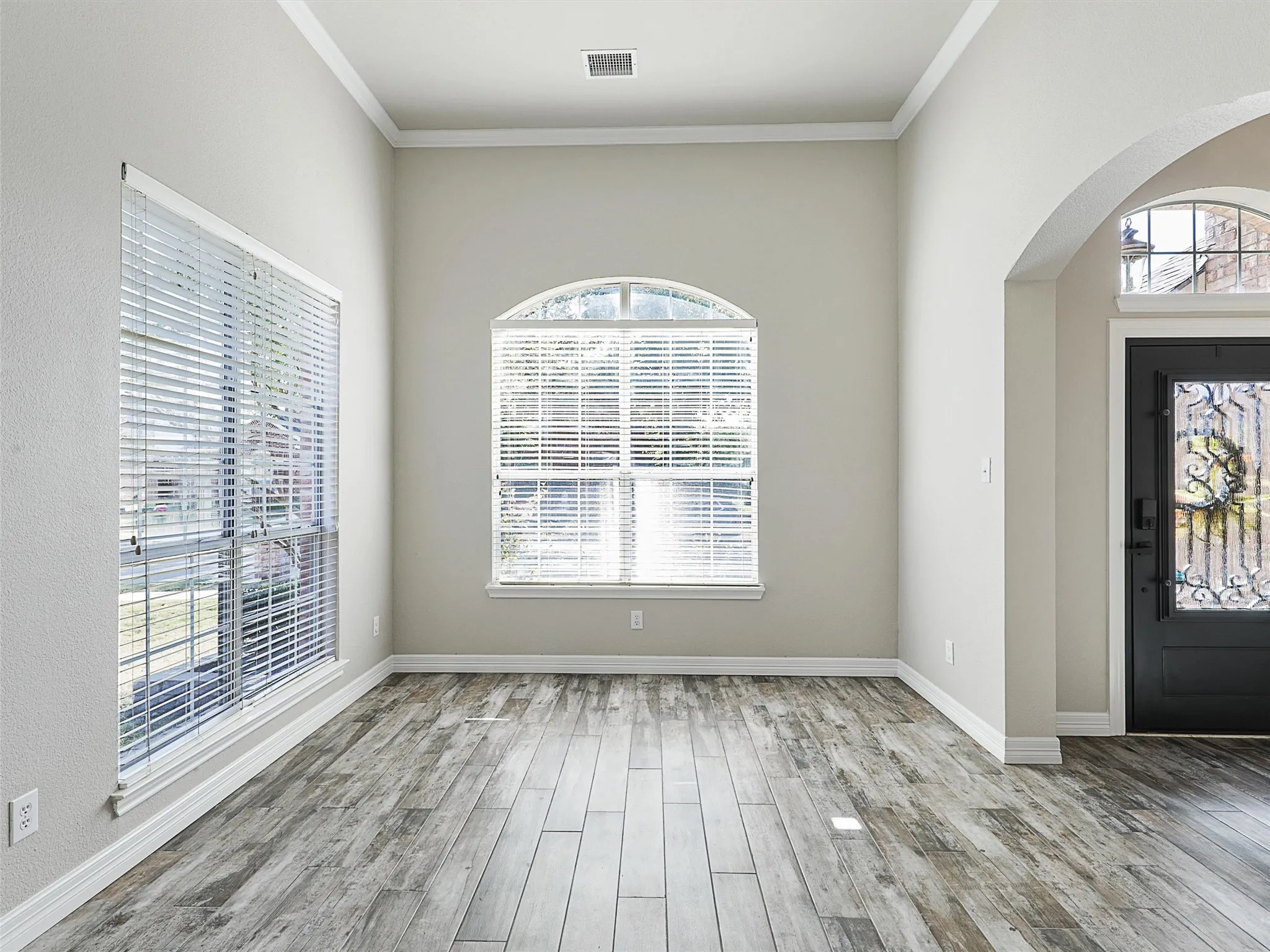 Single Family Residence For Sale in Denton County , 2428 Windgate Lane, Frisco, Texas 75033, 3 Bedroom, 3 Bathroom, 2 Garage spaces, 2,812 Sqft, built in 2000, Preowned, mls#21254363, Real Estate Agent in Frisco, Homes For Sale in Denton county, Homes For Sale in Frisco, Realtor in Frisco Texas, Real Estate Brokerage Independent Realty Texas, Luminita Cordes Realtor