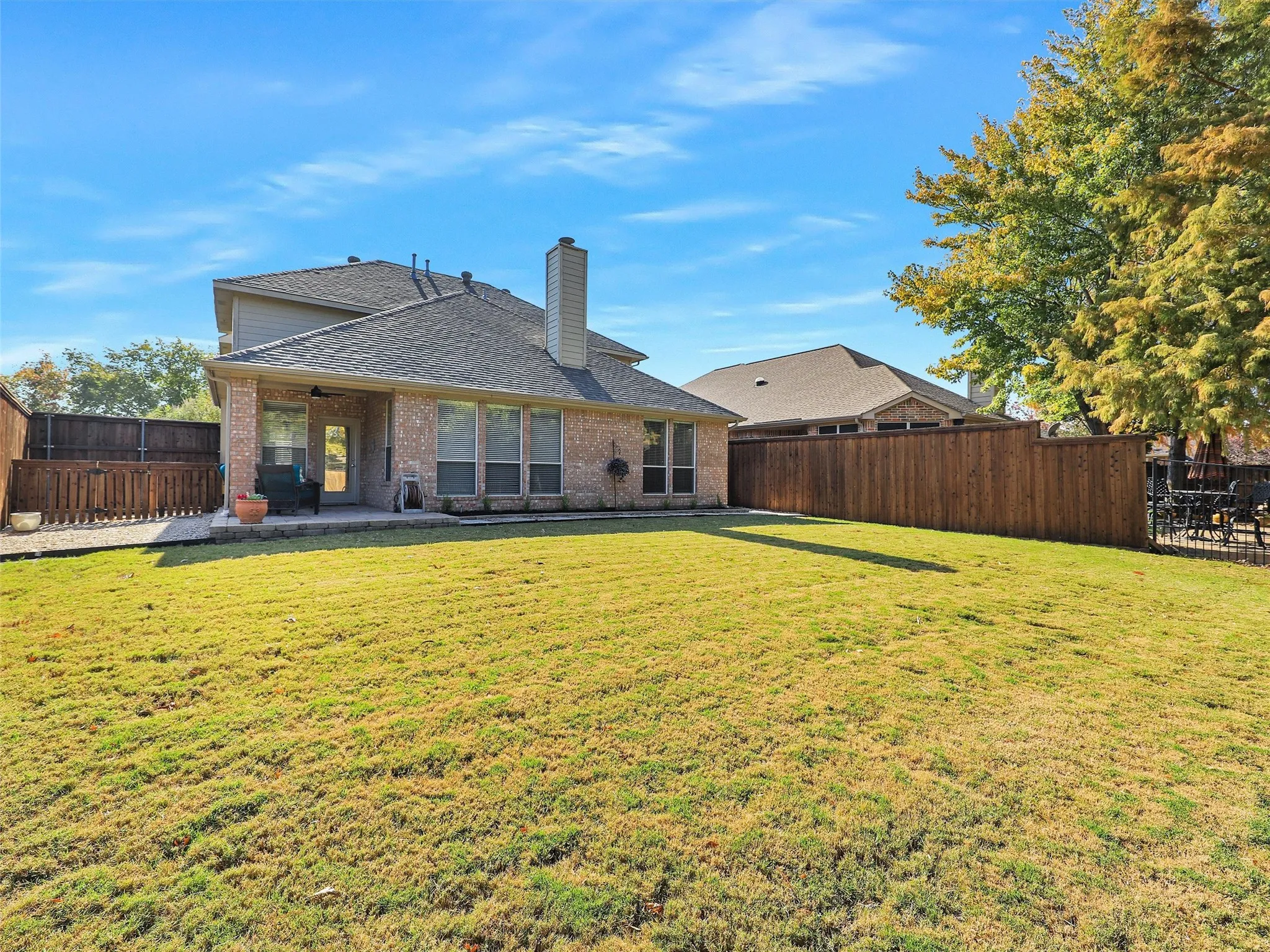 Single Family Residence For Sale in Denton County , 2428 Windgate Lane, Frisco, Texas 75033, 3 Bedroom, 3 Bathroom, 2 Garage spaces, 2,812 Sqft, built in 2000, Preowned, mls#21254363, Real Estate Agent in Frisco, Homes For Sale in Denton county, Homes For Sale in Frisco, Realtor in Frisco Texas, Real Estate Brokerage Independent Realty Texas, Luminita Cordes Realtor