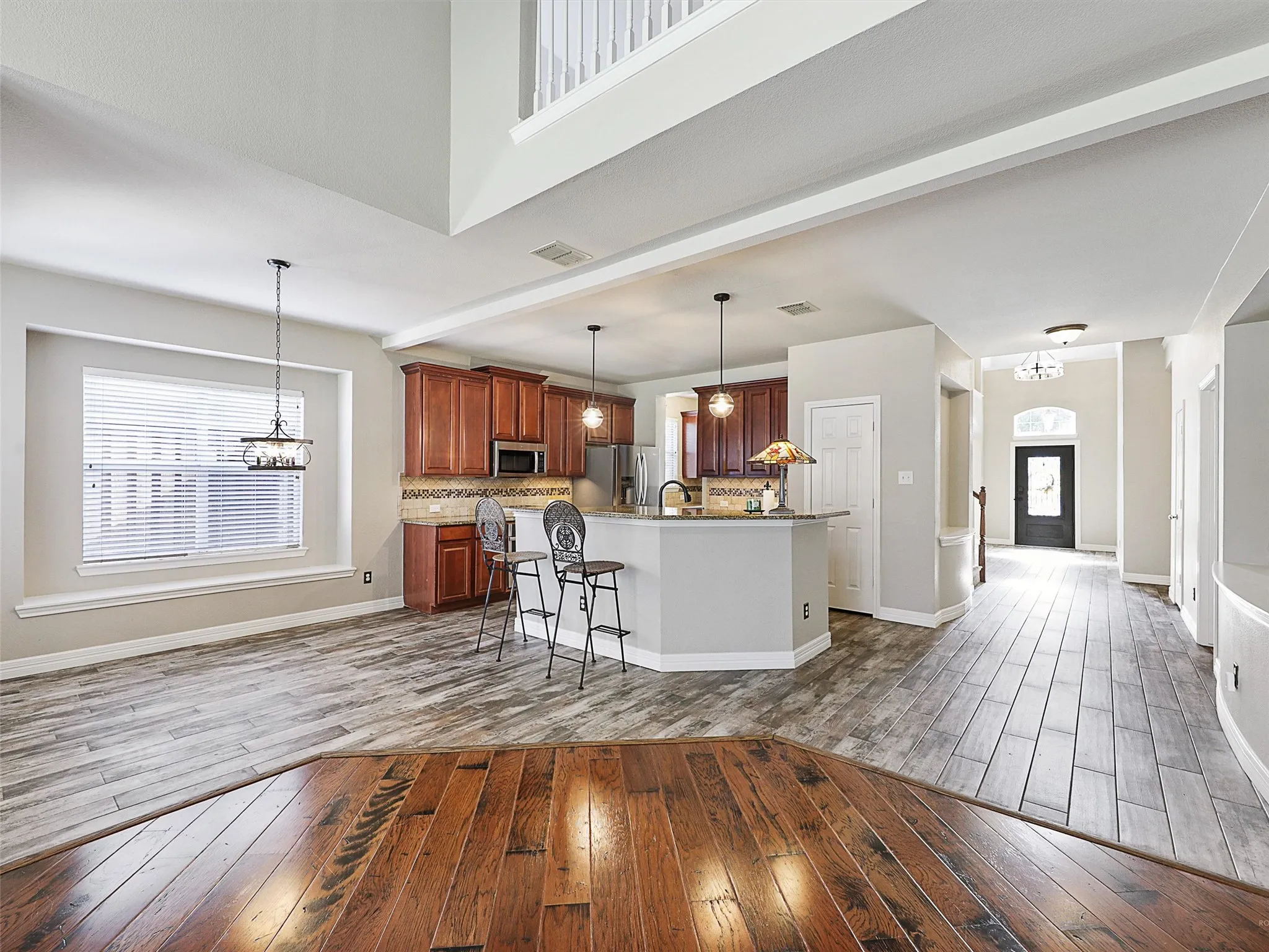 Single Family Residence For Sale in Denton County , 2428 Windgate Lane, Frisco, Texas 75033, 3 Bedroom, 3 Bathroom, 2 Garage spaces, 2,812 Sqft, built in 2000, Preowned, mls#21254363, Real Estate Agent in Frisco, Homes For Sale in Denton county, Homes For Sale in Frisco, Realtor in Frisco Texas, Real Estate Brokerage Independent Realty Texas, Luminita Cordes Realtor