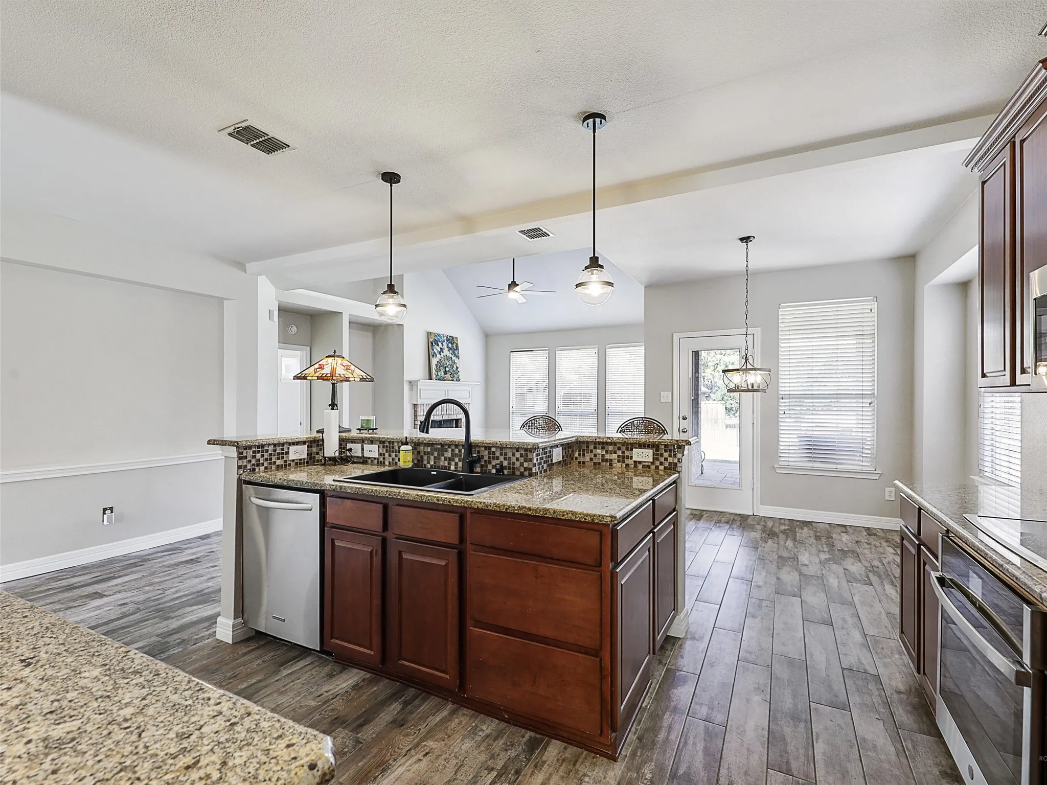Single Family Residence For Sale in Denton County , 2428 Windgate Lane, Frisco, Texas 75033, 3 Bedroom, 3 Bathroom, 2 Garage spaces, 2,812 Sqft, built in 2000, Preowned, mls#21254363, Real Estate Agent in Frisco, Homes For Sale in Denton county, Homes For Sale in Frisco, Realtor in Frisco Texas, Real Estate Brokerage Independent Realty Texas, Luminita Cordes Realtor