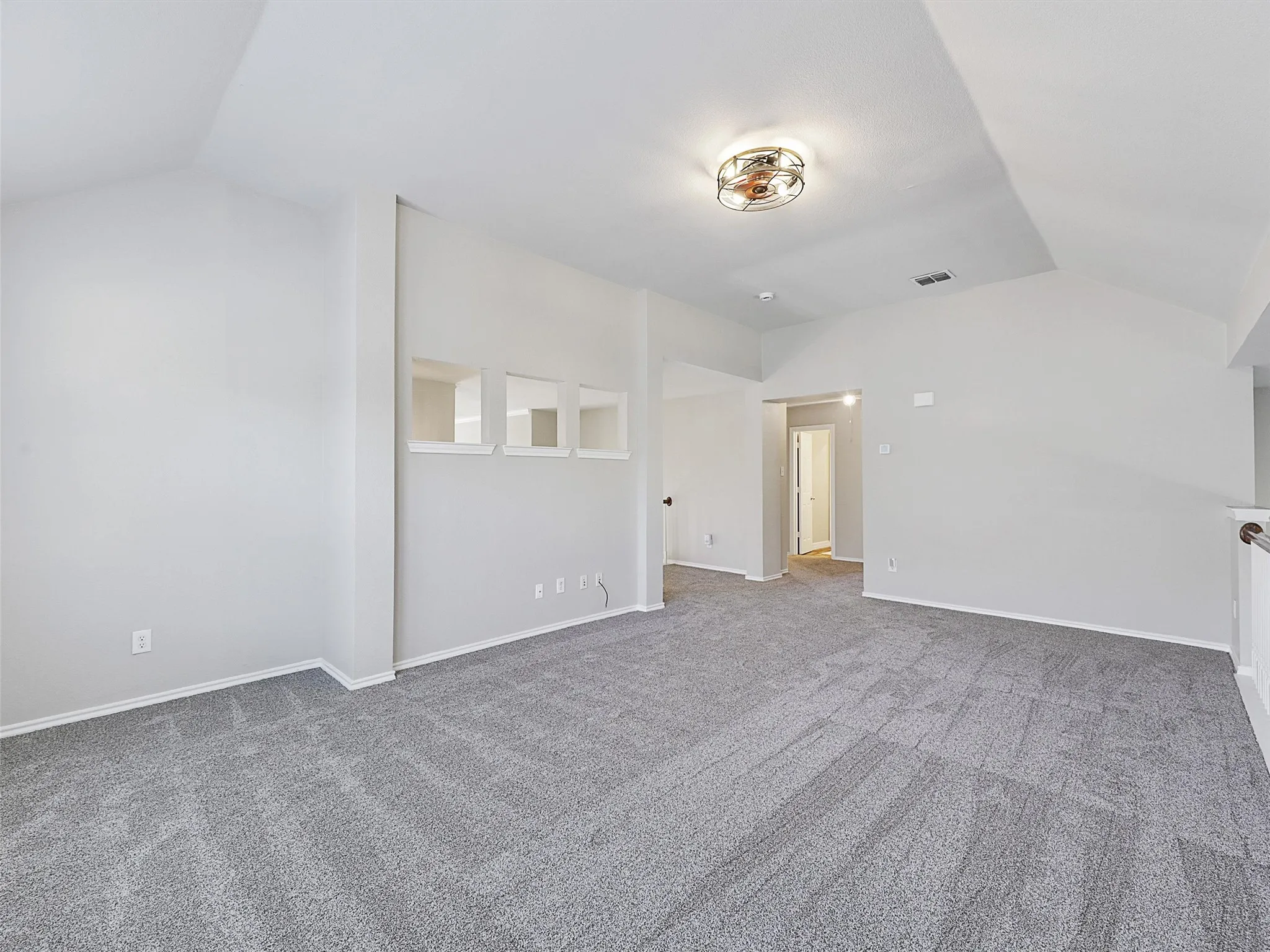 Single Family Residence For Sale in Denton County , 2428 Windgate Lane, Frisco, Texas 75033, 3 Bedroom, 3 Bathroom, 2 Garage spaces, 2,812 Sqft, built in 2000, Preowned, mls#21254363, Real Estate Agent in Frisco, Homes For Sale in Denton county, Homes For Sale in Frisco, Realtor in Frisco Texas, Real Estate Brokerage Independent Realty Texas, Luminita Cordes Realtor