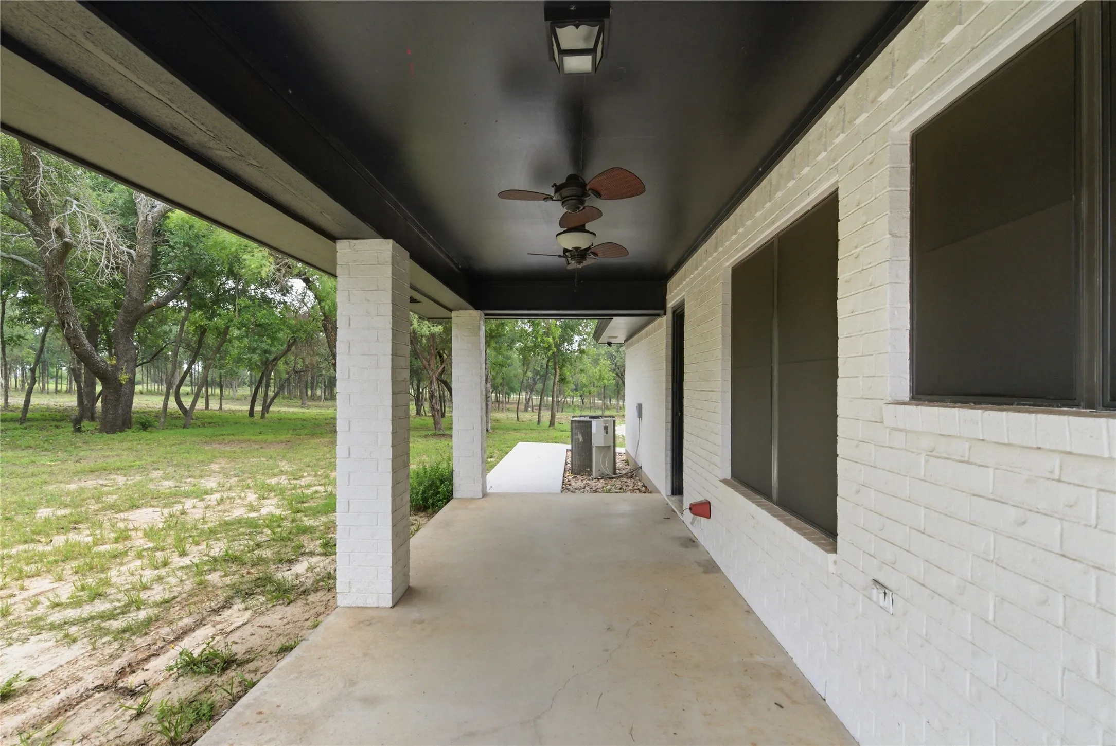 Single Family Residence For Sale in Erath County , 1070 Diamond Oaks Road, Stephenville, Texas 76401, 3 Bedroom, 2 Bathroom, 2 Garage spaces, 1,580 Sqft, built in 1999, mls#21255604, Real Estate Agent in Stephenville, Homes For Sale in Erath county, Homes For Sale in Stephenville, Realtor in Stephenville Texas, Real Estate Brokerage Independent Realty Texas, Luminita Cordes Realtor