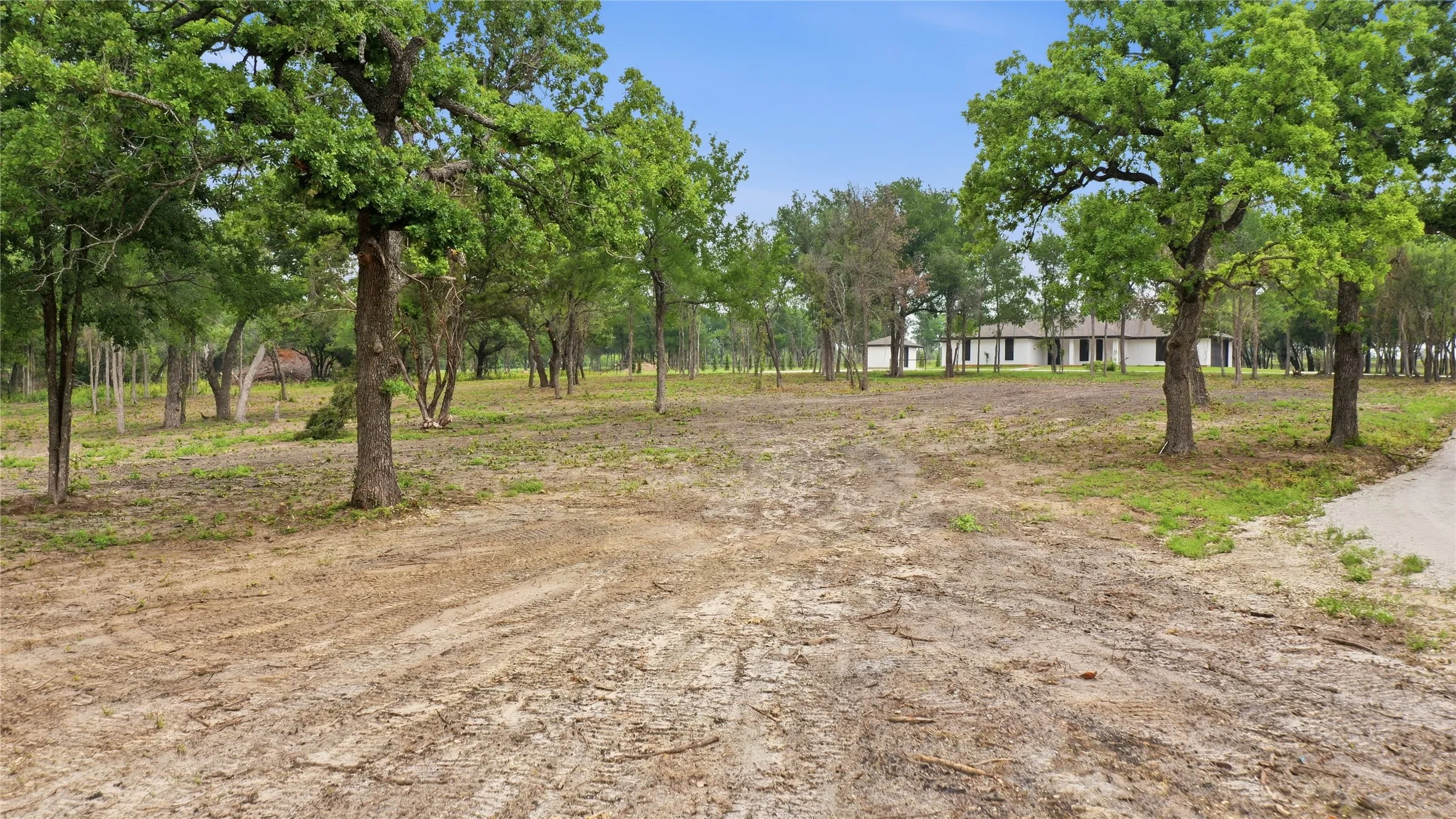 Single Family Residence For Sale in Erath County , 1070 Diamond Oaks Road, Stephenville, Texas 76401, 3 Bedroom, 2 Bathroom, 2 Garage spaces, 1,580 Sqft, built in 1999, mls#21255604, Real Estate Agent in Stephenville, Homes For Sale in Erath county, Homes For Sale in Stephenville, Realtor in Stephenville Texas, Real Estate Brokerage Independent Realty Texas, Luminita Cordes Realtor