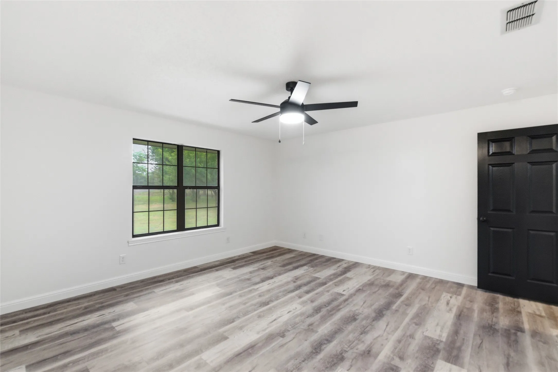 Single Family Residence For Sale in Erath County , 1070 Diamond Oaks Road, Stephenville, Texas 76401, 3 Bedroom, 2 Bathroom, 2 Garage spaces, 1,580 Sqft, built in 1999, mls#21255604, Real Estate Agent in Stephenville, Homes For Sale in Erath county, Homes For Sale in Stephenville, Realtor in Stephenville Texas, Real Estate Brokerage Independent Realty Texas, Luminita Cordes Realtor