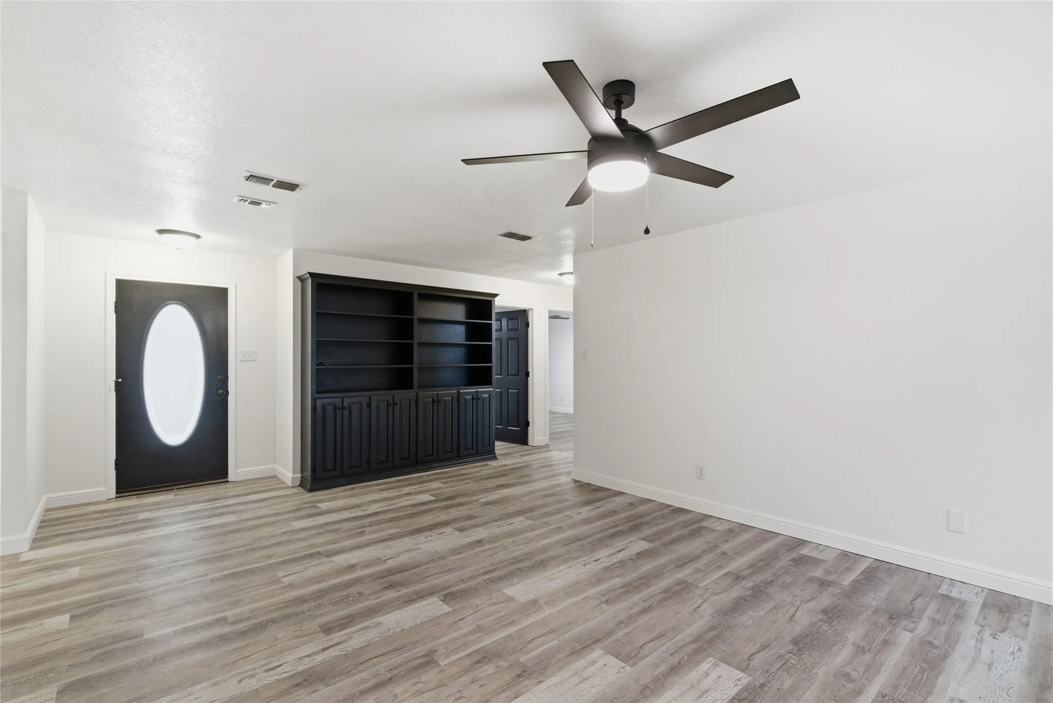 Single Family Residence For Sale in Erath County , 1070 Diamond Oaks Road, Stephenville, Texas 76401, 3 Bedroom, 2 Bathroom, 2 Garage spaces, 1,580 Sqft, built in 1999, mls#21255604, Real Estate Agent in Stephenville, Homes For Sale in Erath county, Homes For Sale in Stephenville, Realtor in Stephenville Texas, Real Estate Brokerage Independent Realty Texas, Luminita Cordes Realtor