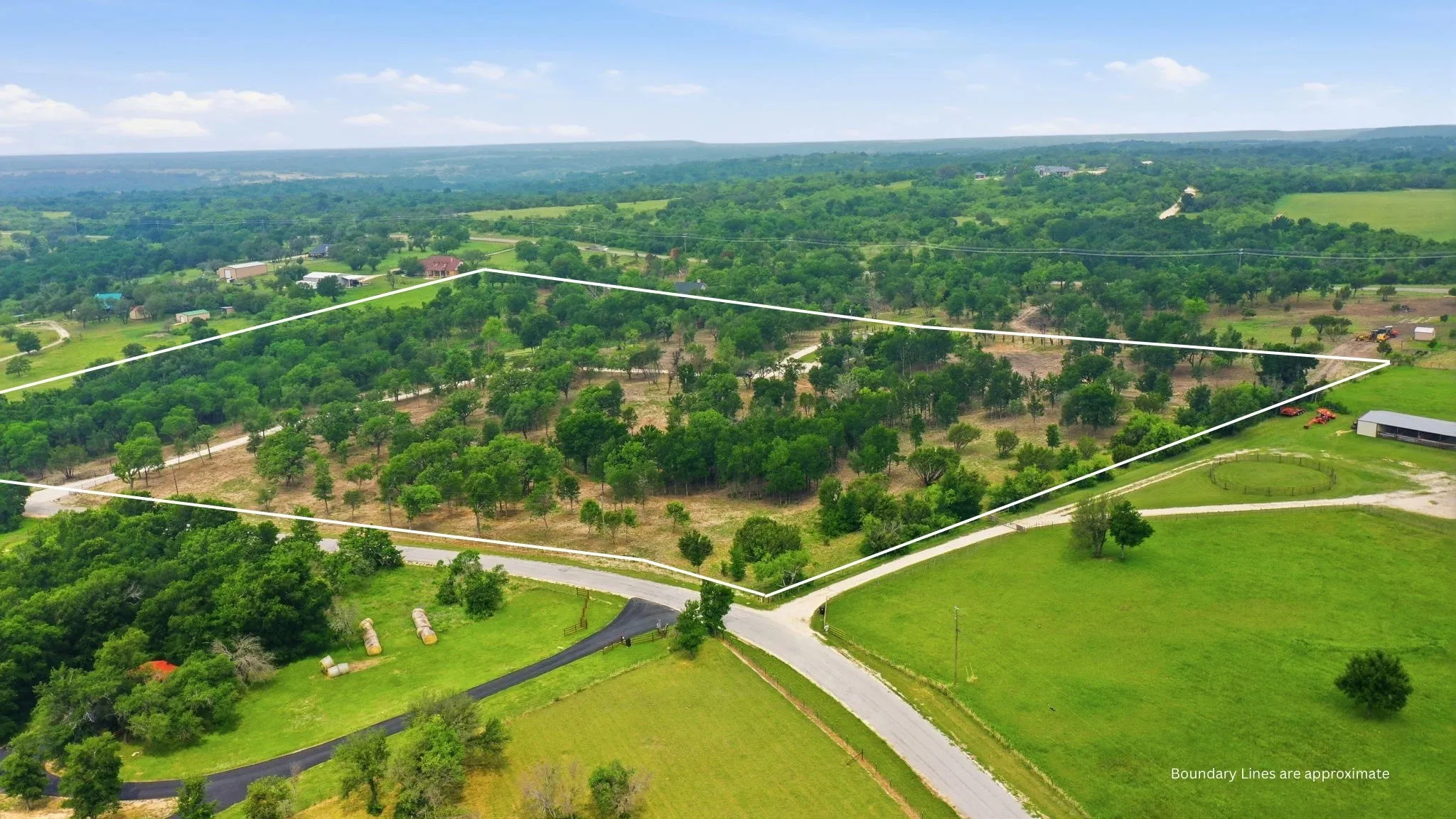 Single Family Residence For Sale in Erath County , 1070 Diamond Oaks Road, Stephenville, Texas 76401, 3 Bedroom, 2 Bathroom, 2 Garage spaces, 1,580 Sqft, built in 1999, mls#21255604, Real Estate Agent in Stephenville, Homes For Sale in Erath county, Homes For Sale in Stephenville, Realtor in Stephenville Texas, Real Estate Brokerage Independent Realty Texas, Luminita Cordes Realtor