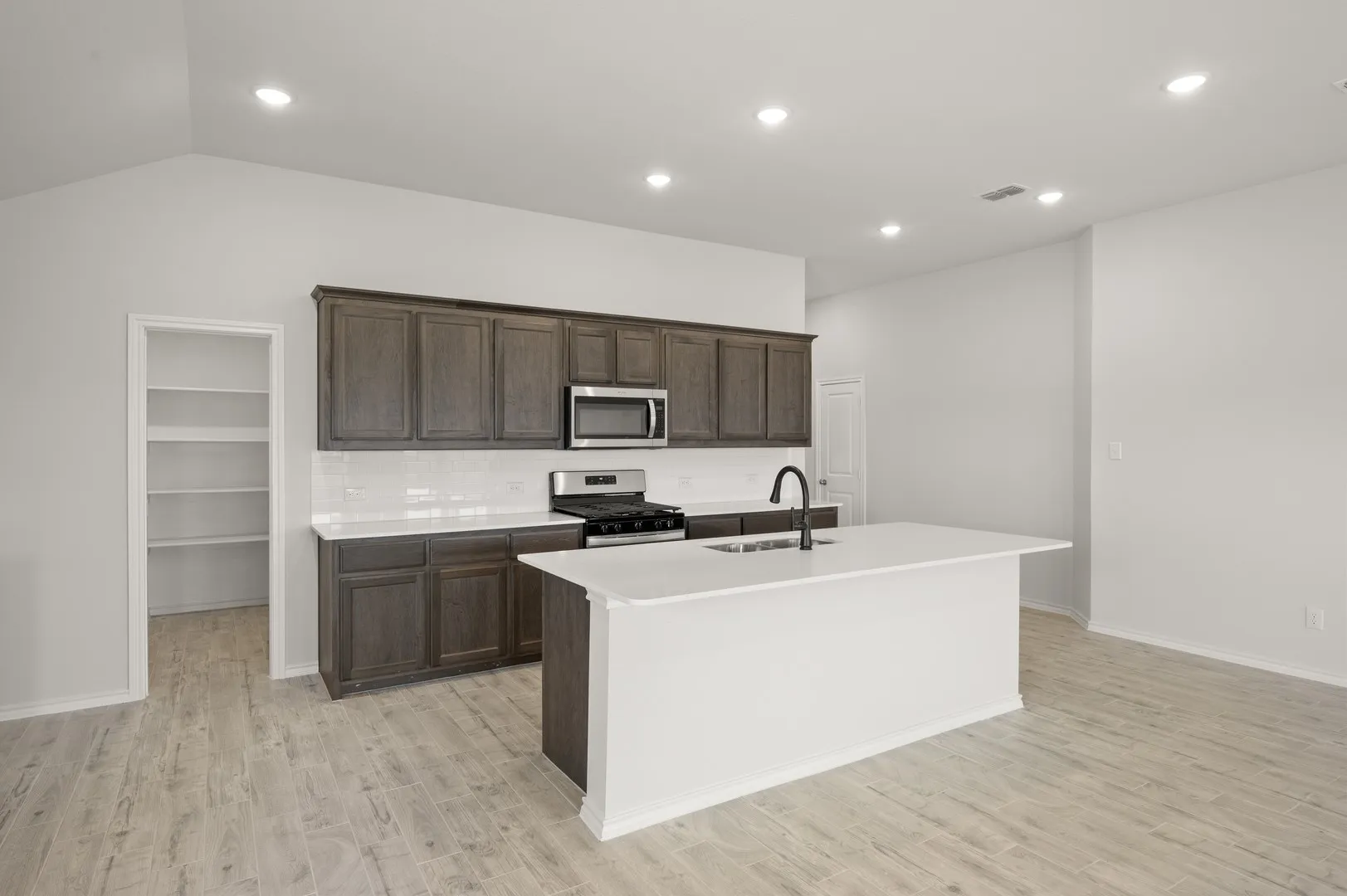 949 Abalone- Kitchen-3