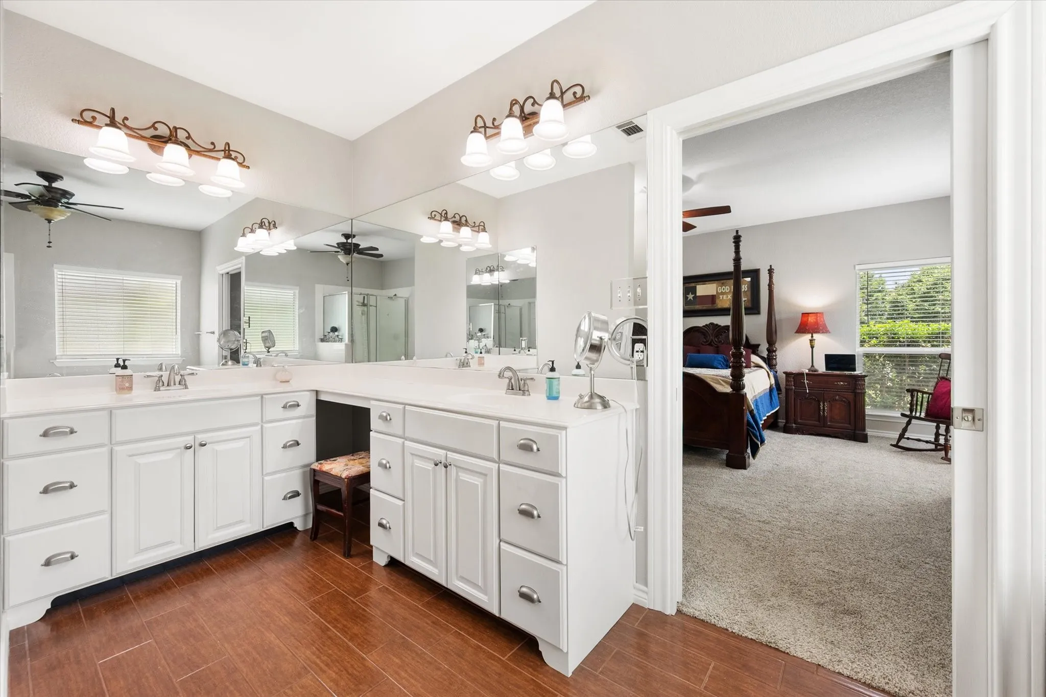 Single Family Residence For Sale in Tarrant County , 801 Seeton Road, Mansfield, Texas 76063, 4 Bedroom, 4 Bathroom, 2 Garage spaces, 2,940 Sqft, built in 2000, Preowned, mls#21254778, Real Estate Agent in Mansfield, Homes For Sale in Tarrant county, Homes For Sale in Mansfield, Realtor in Mansfield Texas, Real Estate Brokerage Independent Realty Texas, Luminita Cordes Realtor