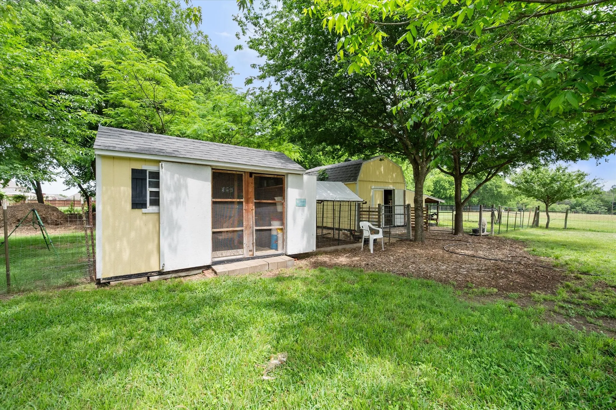 Single Family Residence For Sale in Tarrant County , 801 Seeton Road, Mansfield, Texas 76063, 4 Bedroom, 4 Bathroom, 2 Garage spaces, 2,940 Sqft, built in 2000, Preowned, mls#21254778, Real Estate Agent in Mansfield, Homes For Sale in Tarrant county, Homes For Sale in Mansfield, Realtor in Mansfield Texas, Real Estate Brokerage Independent Realty Texas, Luminita Cordes Realtor