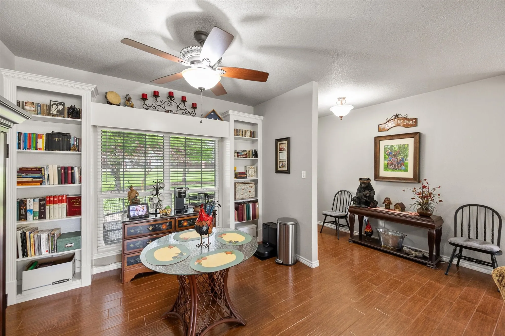 Single Family Residence For Sale in Tarrant County , 801 Seeton Road, Mansfield, Texas 76063, 4 Bedroom, 4 Bathroom, 2 Garage spaces, 2,940 Sqft, built in 2000, Preowned, mls#21254778, Real Estate Agent in Mansfield, Homes For Sale in Tarrant county, Homes For Sale in Mansfield, Realtor in Mansfield Texas, Real Estate Brokerage Independent Realty Texas, Luminita Cordes Realtor