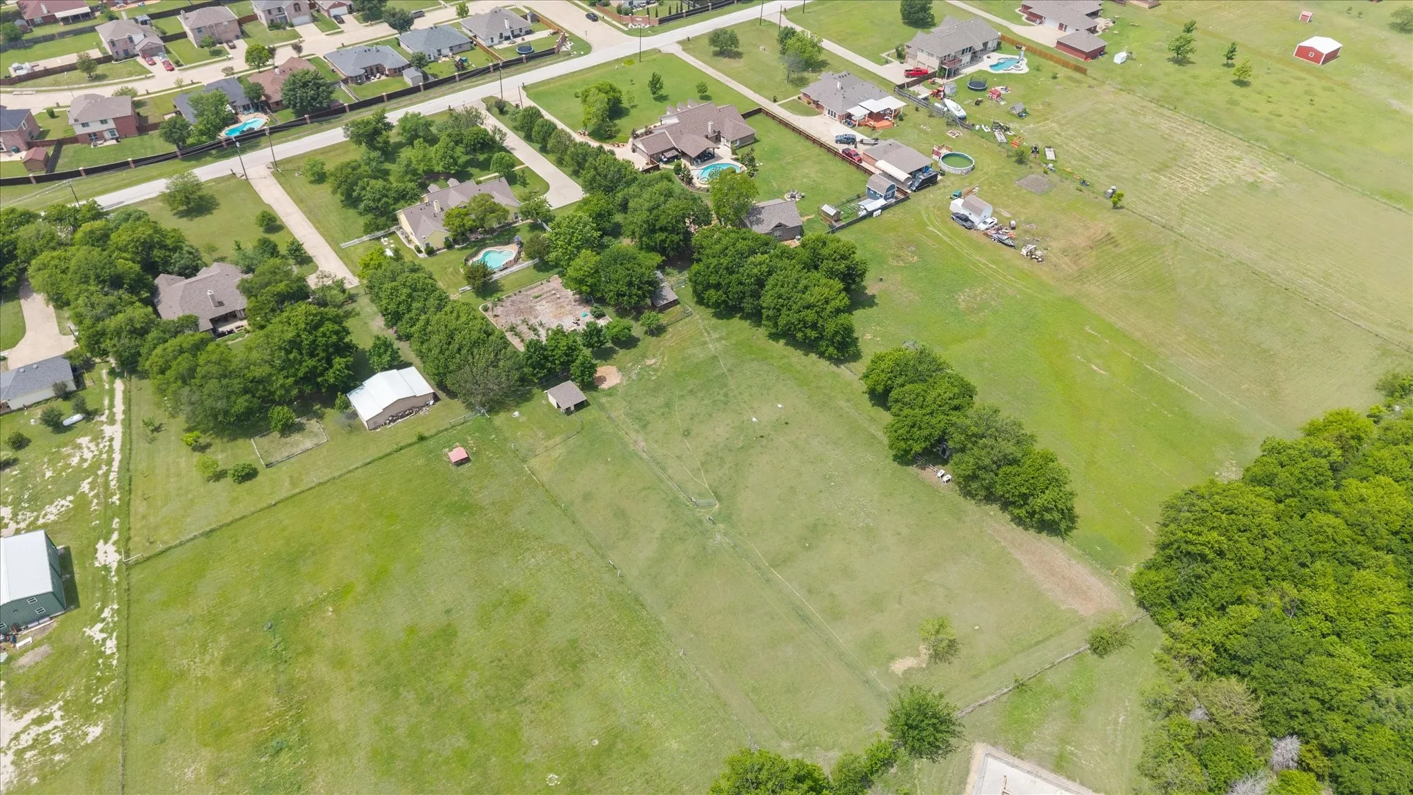 Single Family Residence For Sale in Tarrant County , 801 Seeton Road, Mansfield, Texas 76063, 4 Bedroom, 4 Bathroom, 2 Garage spaces, 2,940 Sqft, built in 2000, Preowned, mls#21254778, Real Estate Agent in Mansfield, Homes For Sale in Tarrant county, Homes For Sale in Mansfield, Realtor in Mansfield Texas, Real Estate Brokerage Independent Realty Texas, Luminita Cordes Realtor