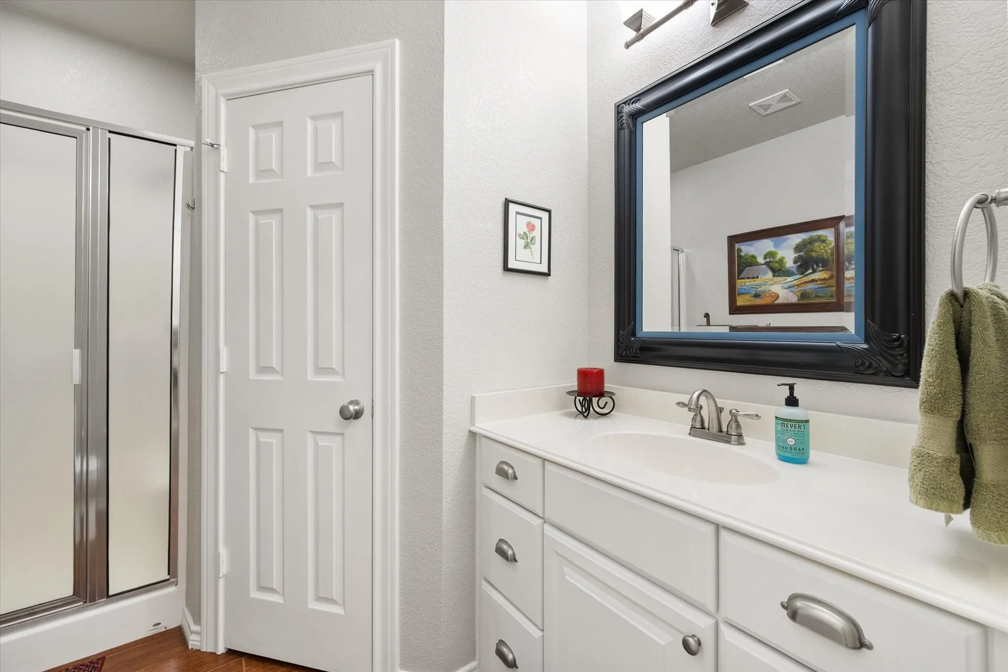 Single Family Residence For Sale in Tarrant County , 801 Seeton Road, Mansfield, Texas 76063, 4 Bedroom, 4 Bathroom, 2 Garage spaces, 2,940 Sqft, built in 2000, Preowned, mls#21254778, Real Estate Agent in Mansfield, Homes For Sale in Tarrant county, Homes For Sale in Mansfield, Realtor in Mansfield Texas, Real Estate Brokerage Independent Realty Texas, Luminita Cordes Realtor