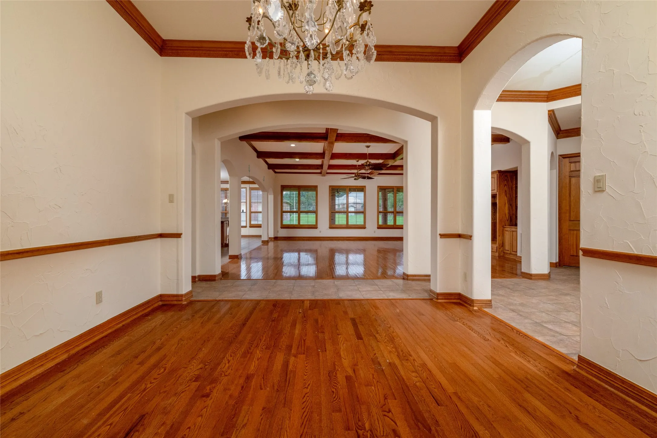 Single Family Residence For Sale in Parker County , 1226 Forest Park Drive, Weatherford, Texas 76087, 3 Bedroom, 5 Bathroom, 4 Garage spaces, 4,373 Sqft, built in 2003, mls#21252511, Real Estate Agent in Weatherford, Homes For Sale in Parker county, Homes For Sale in Weatherford, Realtor in Weatherford Texas, Real Estate Brokerage Independent Realty Texas, Luminita Cordes Realtor