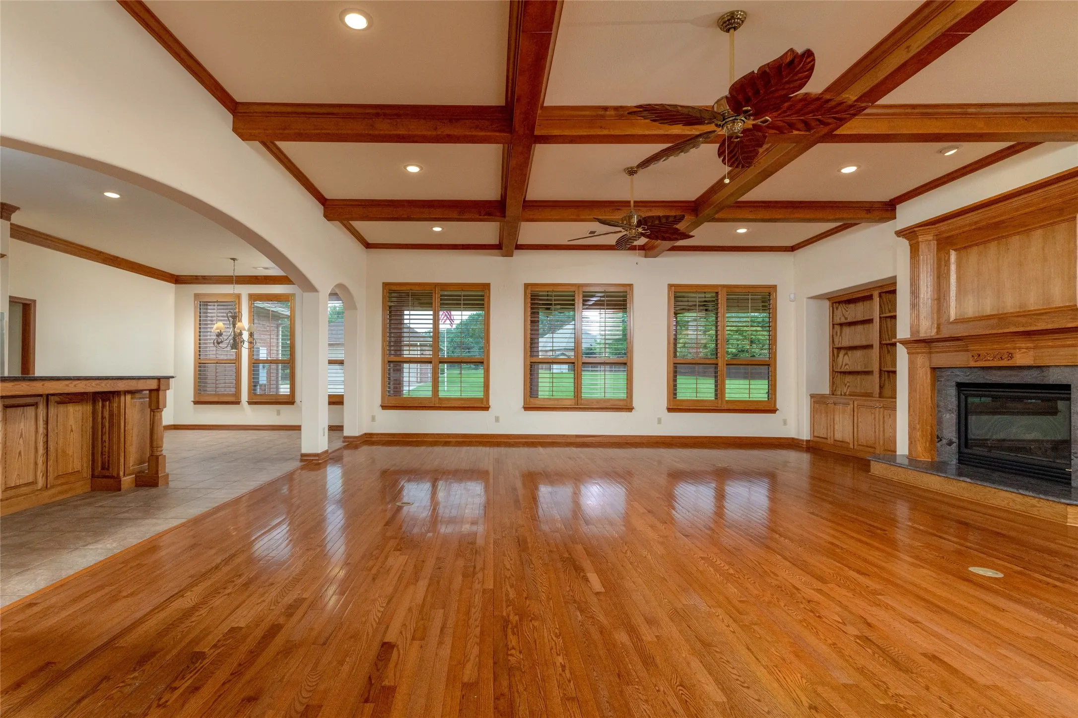 Single Family Residence For Sale in Parker County , 1226 Forest Park Drive, Weatherford, Texas 76087, 3 Bedroom, 5 Bathroom, 4 Garage spaces, 4,373 Sqft, built in 2003, mls#21252511, Real Estate Agent in Weatherford, Homes For Sale in Parker county, Homes For Sale in Weatherford, Realtor in Weatherford Texas, Real Estate Brokerage Independent Realty Texas, Luminita Cordes Realtor