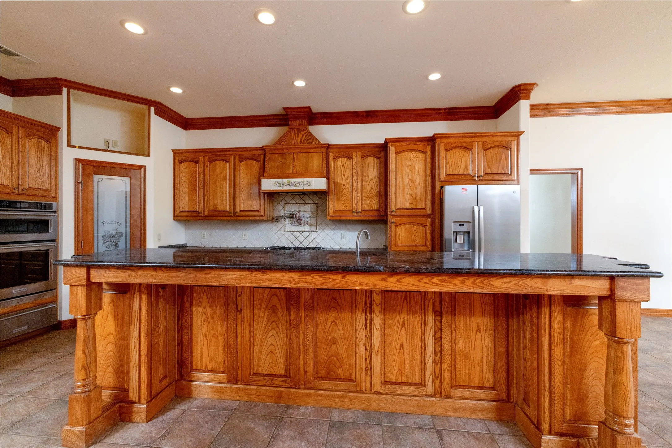 Single Family Residence For Sale in Parker County , 1226 Forest Park Drive, Weatherford, Texas 76087, 3 Bedroom, 5 Bathroom, 4 Garage spaces, 4,373 Sqft, built in 2003, mls#21252511, Real Estate Agent in Weatherford, Homes For Sale in Parker county, Homes For Sale in Weatherford, Realtor in Weatherford Texas, Real Estate Brokerage Independent Realty Texas, Luminita Cordes Realtor