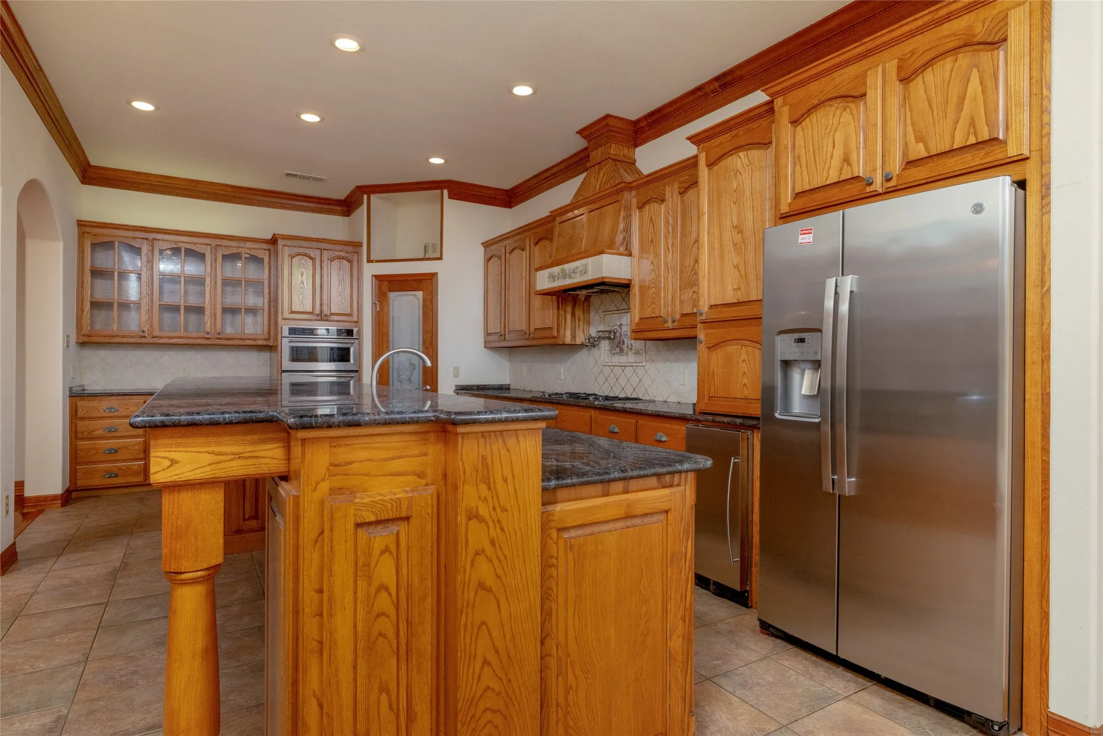 Single Family Residence For Sale in Parker County , 1226 Forest Park Drive, Weatherford, Texas 76087, 3 Bedroom, 5 Bathroom, 4 Garage spaces, 4,373 Sqft, built in 2003, mls#21252511, Real Estate Agent in Weatherford, Homes For Sale in Parker county, Homes For Sale in Weatherford, Realtor in Weatherford Texas, Real Estate Brokerage Independent Realty Texas, Luminita Cordes Realtor
