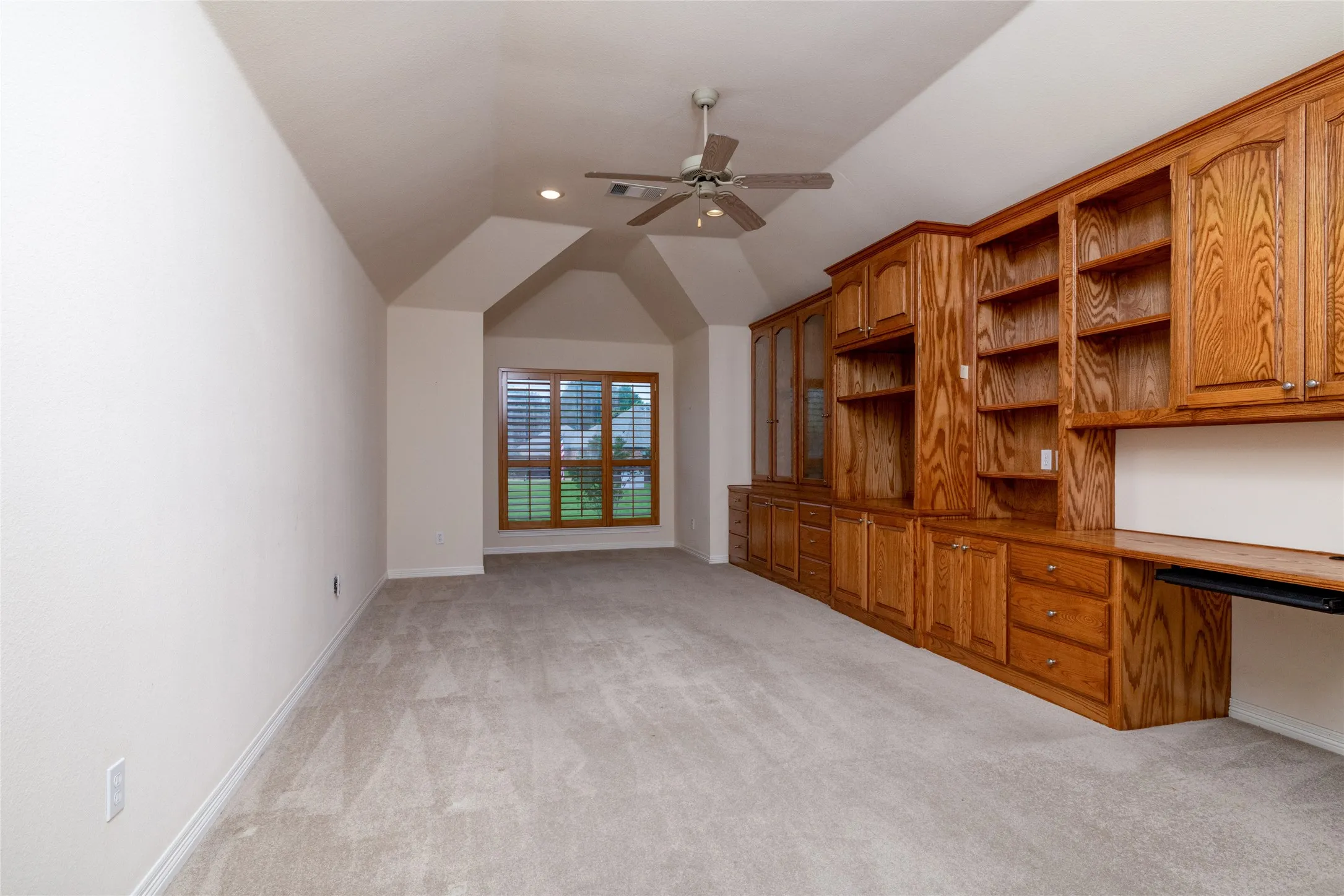 Single Family Residence For Sale in Parker County , 1226 Forest Park Drive, Weatherford, Texas 76087, 3 Bedroom, 5 Bathroom, 4 Garage spaces, 4,373 Sqft, built in 2003, mls#21252511, Real Estate Agent in Weatherford, Homes For Sale in Parker county, Homes For Sale in Weatherford, Realtor in Weatherford Texas, Real Estate Brokerage Independent Realty Texas, Luminita Cordes Realtor