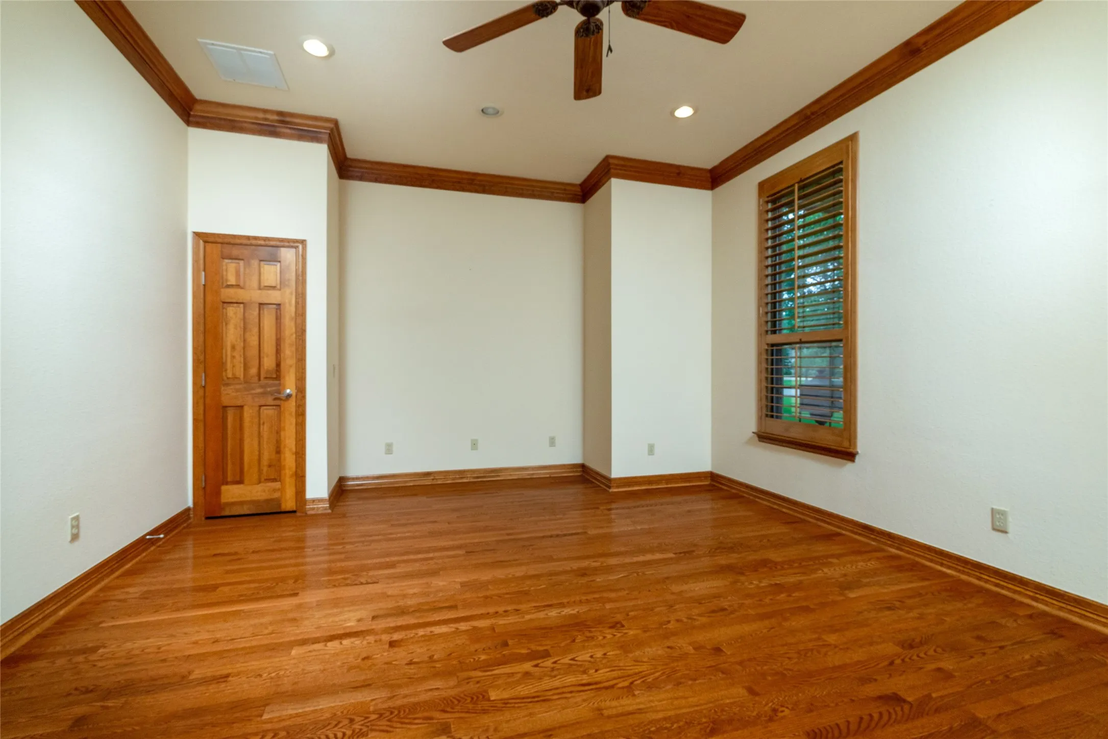 Single Family Residence For Sale in Parker County , 1226 Forest Park Drive, Weatherford, Texas 76087, 3 Bedroom, 5 Bathroom, 4 Garage spaces, 4,373 Sqft, built in 2003, mls#21252511, Real Estate Agent in Weatherford, Homes For Sale in Parker county, Homes For Sale in Weatherford, Realtor in Weatherford Texas, Real Estate Brokerage Independent Realty Texas, Luminita Cordes Realtor