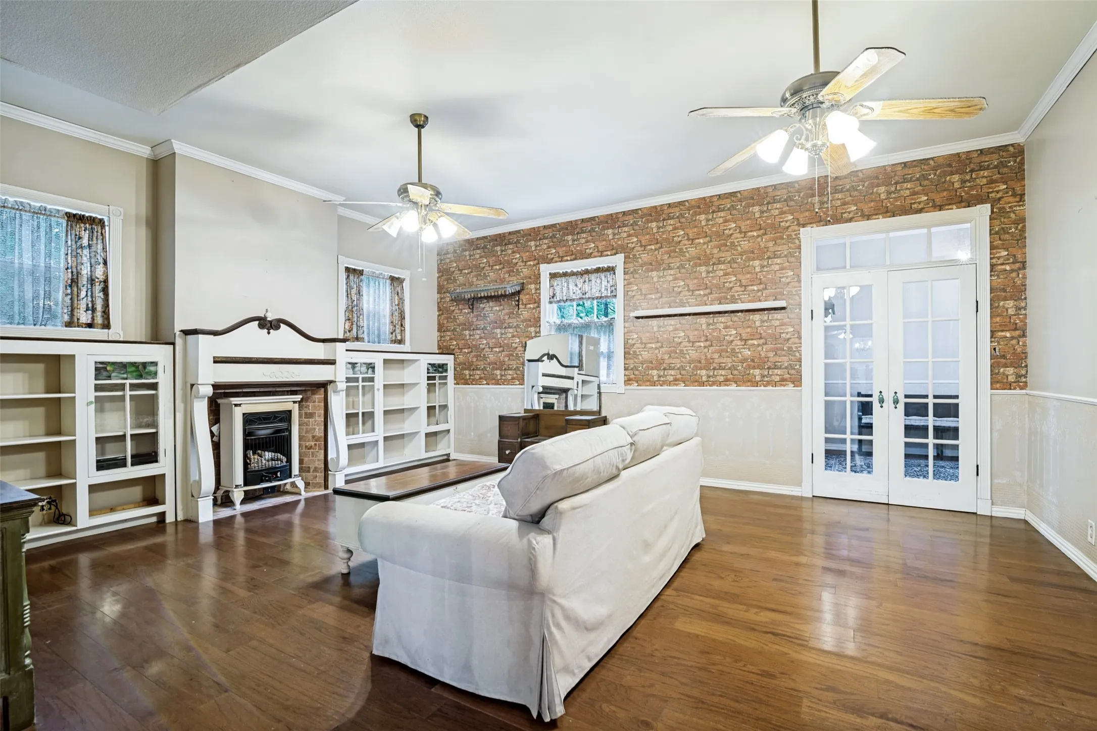 Single Family Residence For Sale in Hunt County , 10690 County Road 2450, Terrell, Texas 75160, 4 Bedroom, 4 Bathroom, 2 Garage spaces, 3,296 Sqft, built in 1994, Preowned, mls#21252210, Real Estate Agent in Terrell, Homes For Sale in Hunt county, Homes For Sale in Terrell, Realtor in Terrell Texas, Real Estate Brokerage Independent Realty Texas, Luminita Cordes Realtor
