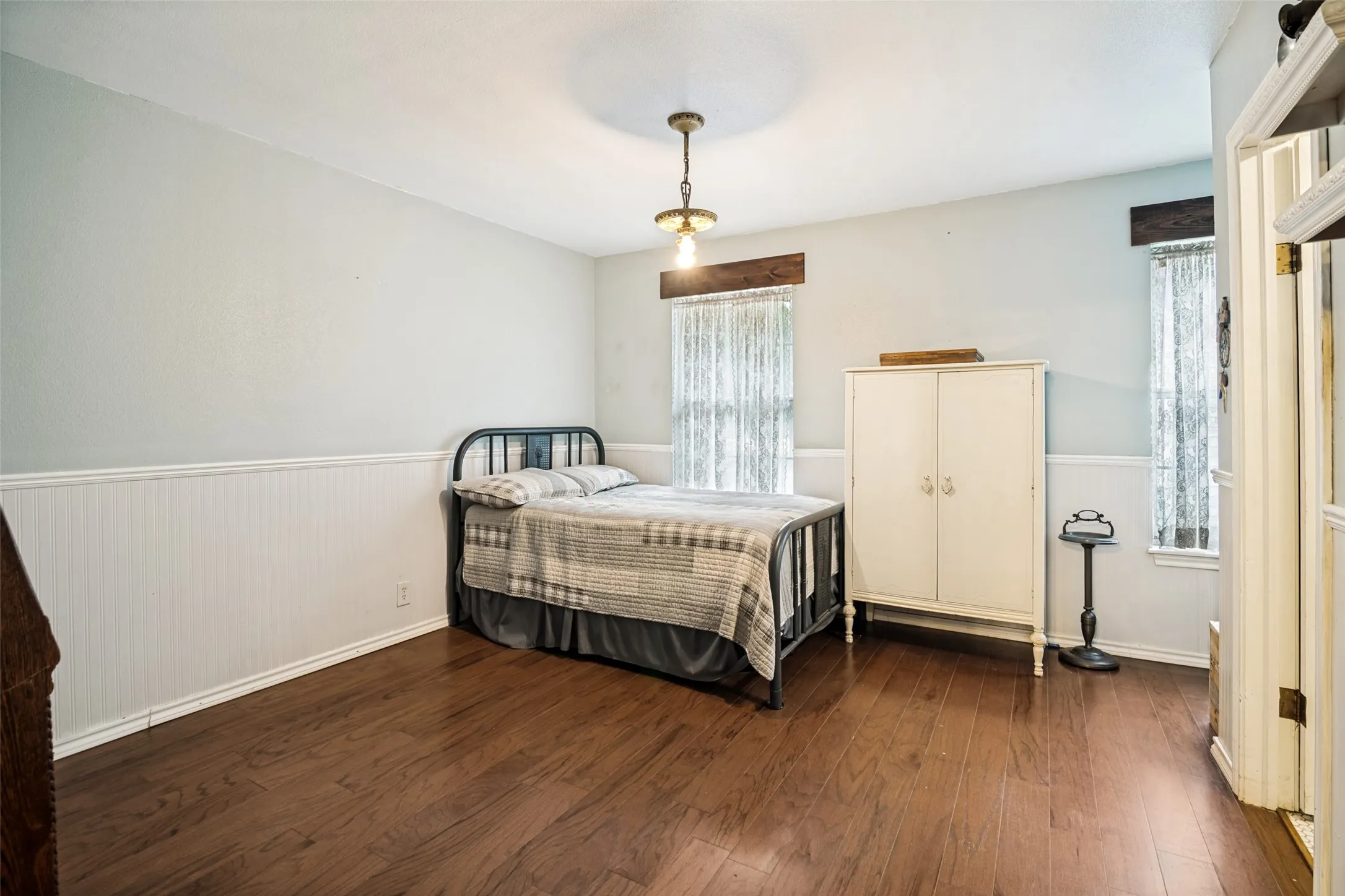 Single Family Residence For Sale in Hunt County , 10690 County Road 2450, Terrell, Texas 75160, 4 Bedroom, 4 Bathroom, 2 Garage spaces, 3,296 Sqft, built in 1994, Preowned, mls#21252210, Real Estate Agent in Terrell, Homes For Sale in Hunt county, Homes For Sale in Terrell, Realtor in Terrell Texas, Real Estate Brokerage Independent Realty Texas, Luminita Cordes Realtor
