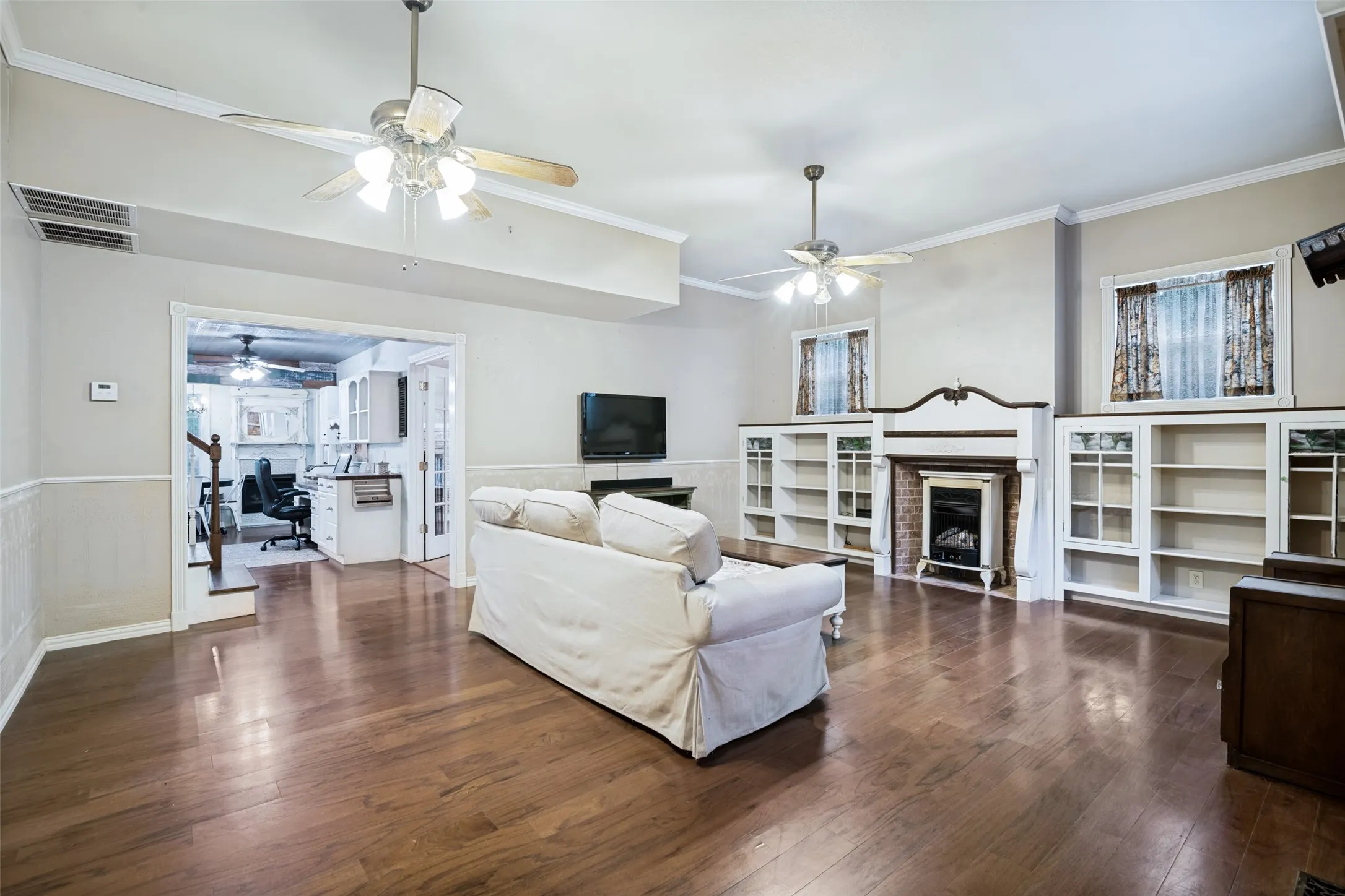 Single Family Residence For Sale in Hunt County , 10690 County Road 2450, Terrell, Texas 75160, 4 Bedroom, 4 Bathroom, 2 Garage spaces, 3,296 Sqft, built in 1994, Preowned, mls#21252210, Real Estate Agent in Terrell, Homes For Sale in Hunt county, Homes For Sale in Terrell, Realtor in Terrell Texas, Real Estate Brokerage Independent Realty Texas, Luminita Cordes Realtor