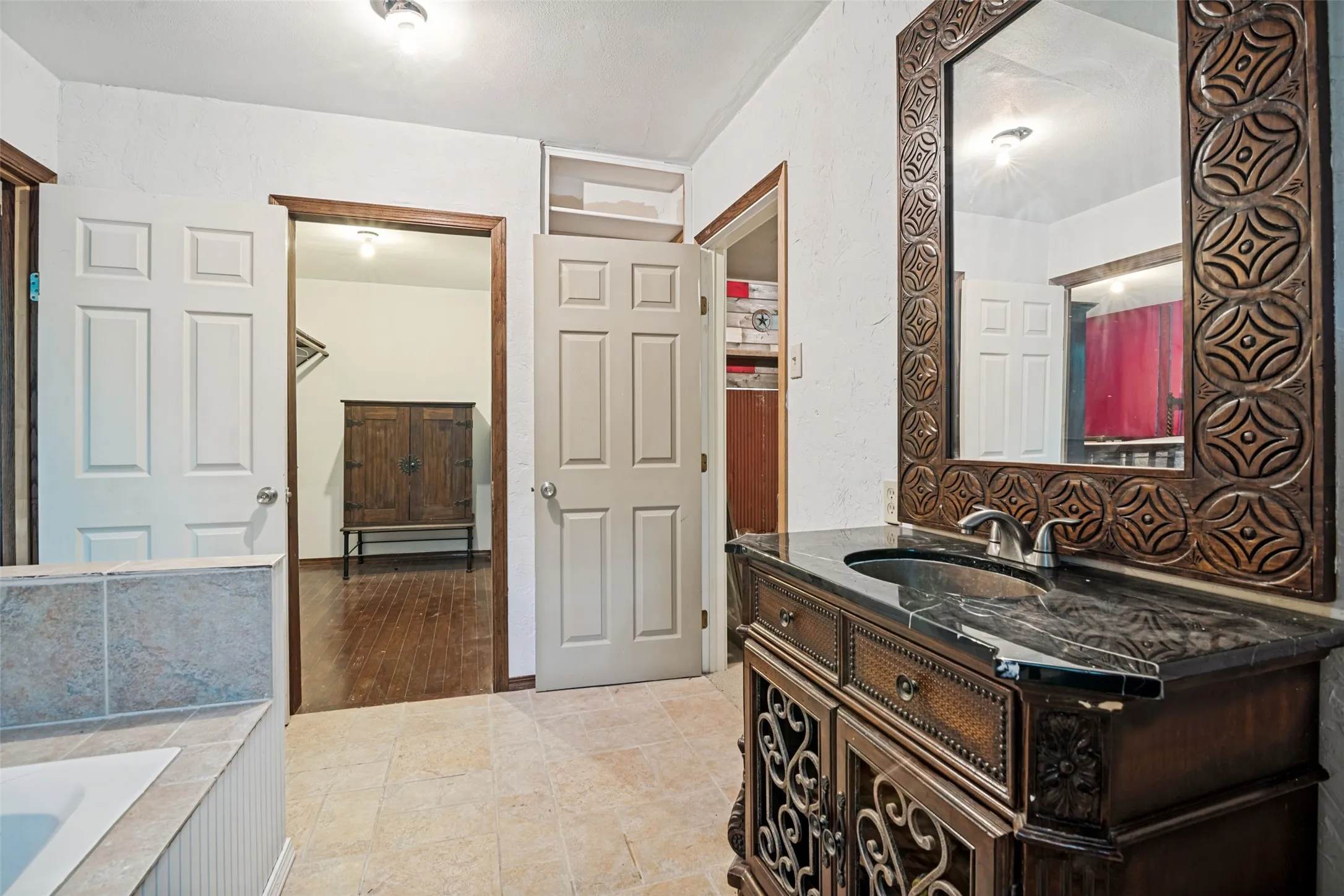 Single Family Residence For Sale in Hunt County , 10690 County Road 2450, Terrell, Texas 75160, 4 Bedroom, 4 Bathroom, 2 Garage spaces, 3,296 Sqft, built in 1994, Preowned, mls#21252210, Real Estate Agent in Terrell, Homes For Sale in Hunt county, Homes For Sale in Terrell, Realtor in Terrell Texas, Real Estate Brokerage Independent Realty Texas, Luminita Cordes Realtor