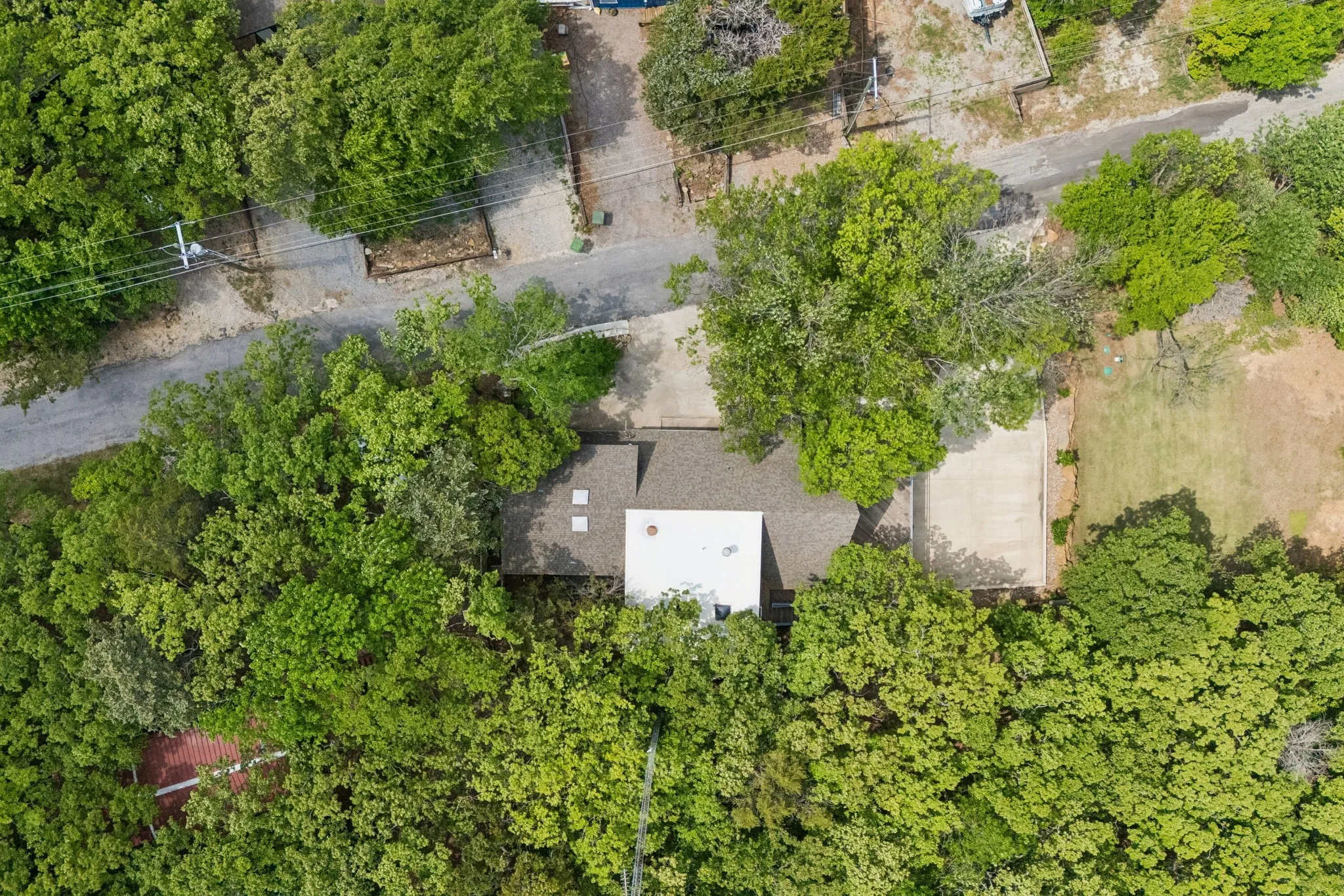Single Family Residence For Sale in Grayson County , 86 Queens Drive, Pottsboro, Texas 75076, 5 Bedroom, 3 Bathroom, 2 Garage spaces, 2,956 Sqft, built in 1978, Preowned, mls#21230037, Real Estate Agent in Pottsboro, Homes For Sale in Grayson county, Homes For Sale in Pottsboro, Realtor in Pottsboro Texas, Real Estate Brokerage Independent Realty Texas, Luminita Cordes Realtor