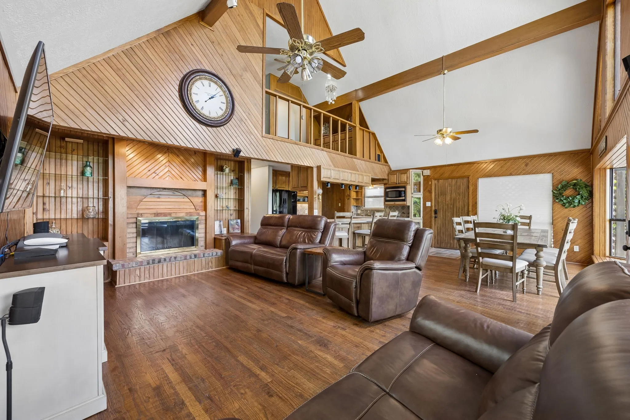 Spacious Living room